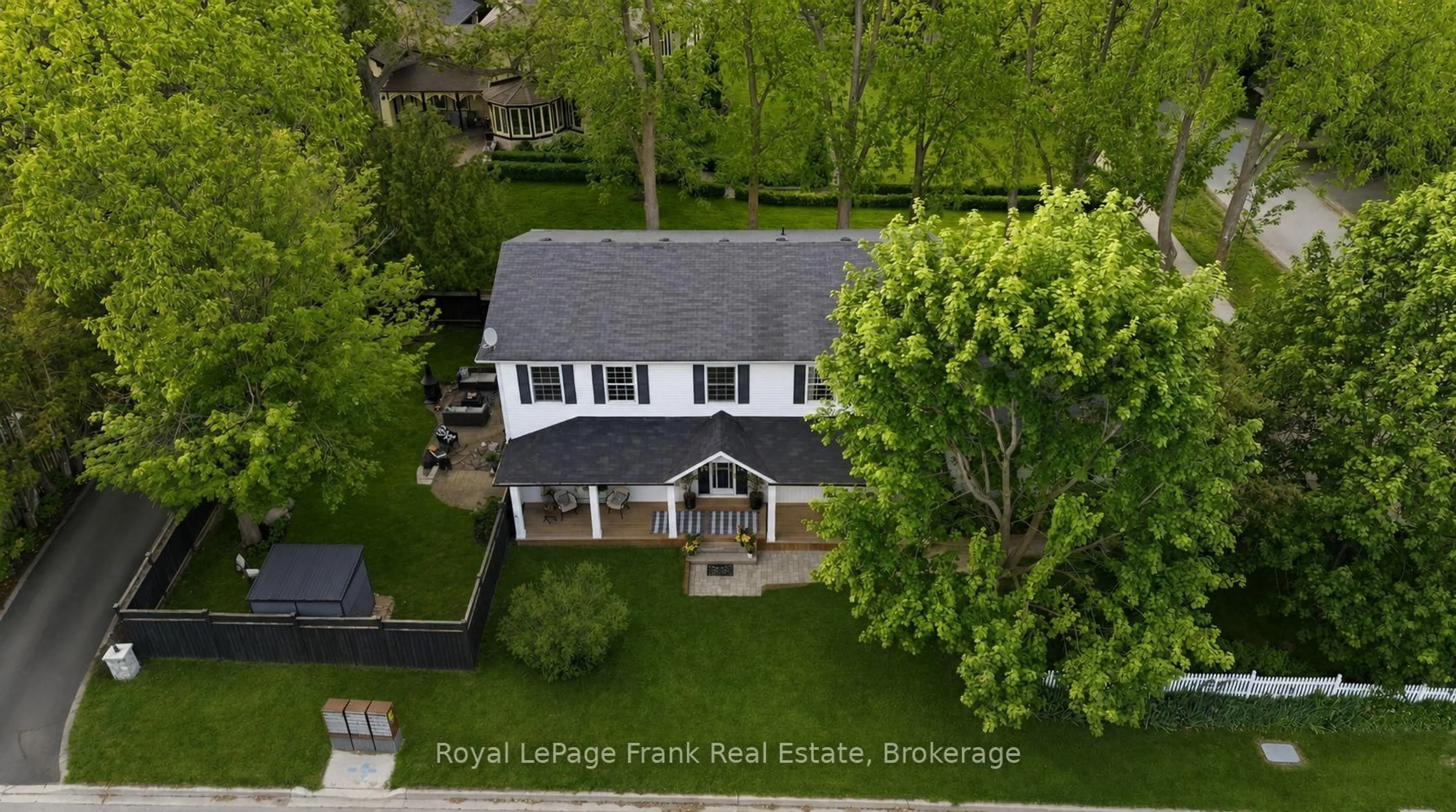 A pic from outside/outdoor area/front of a property/back of a property/a pic from drone, street for 246 Cochrane St, Scugog Ontario L9L 1M1