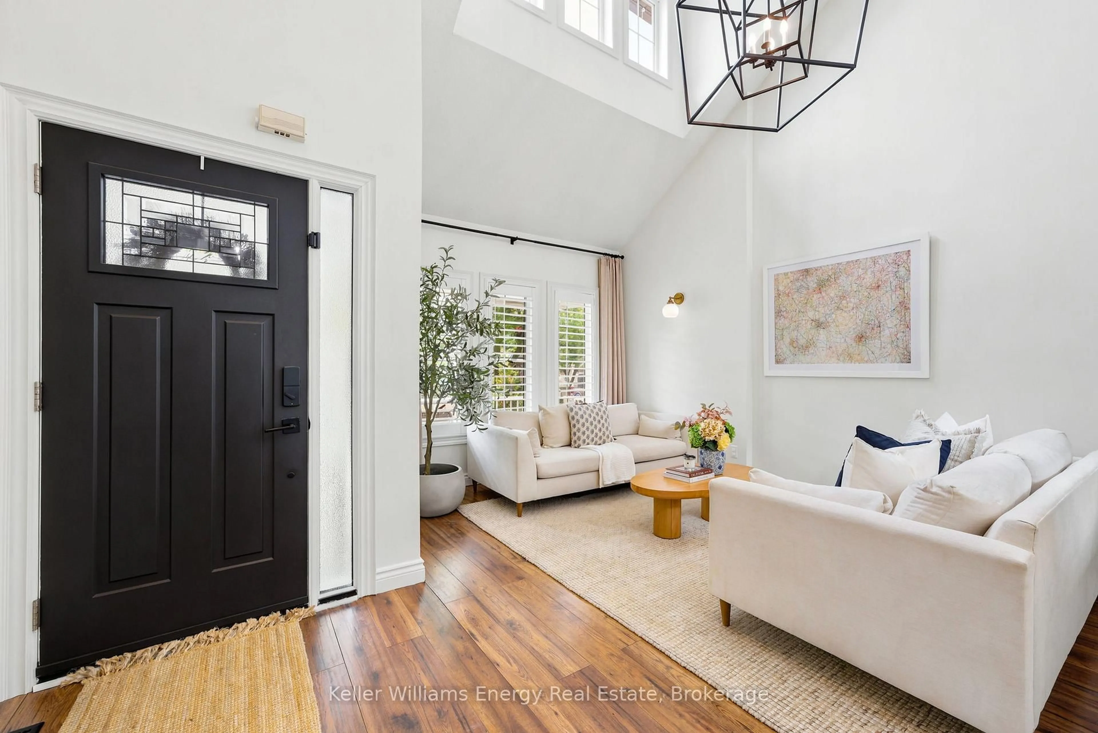 Indoor entryway for 47 Melody Dr, Whitby Ontario L1M 1K6