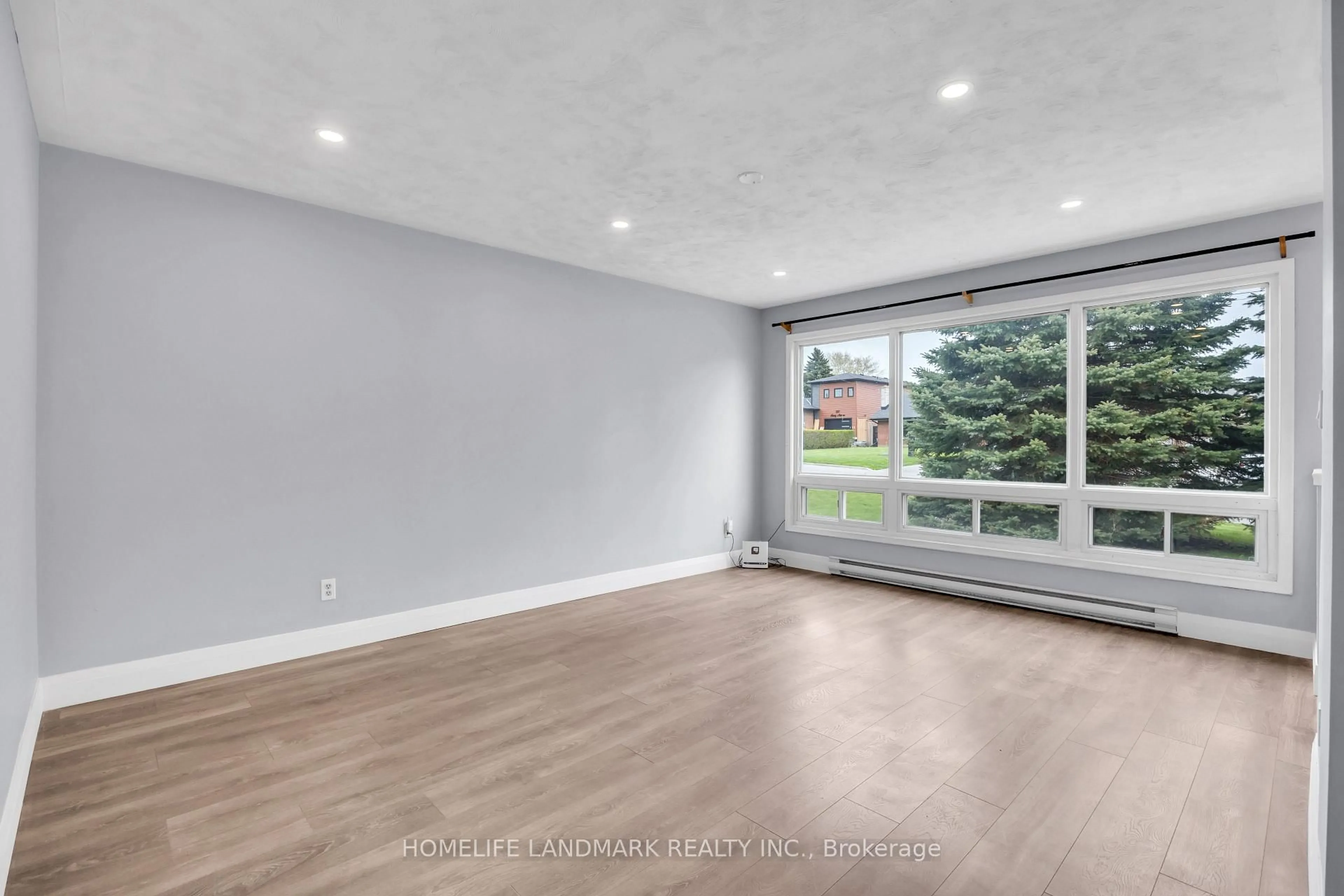 A pic of a room for 500 Larry Ave, Oshawa Ontario L1K 2B7
