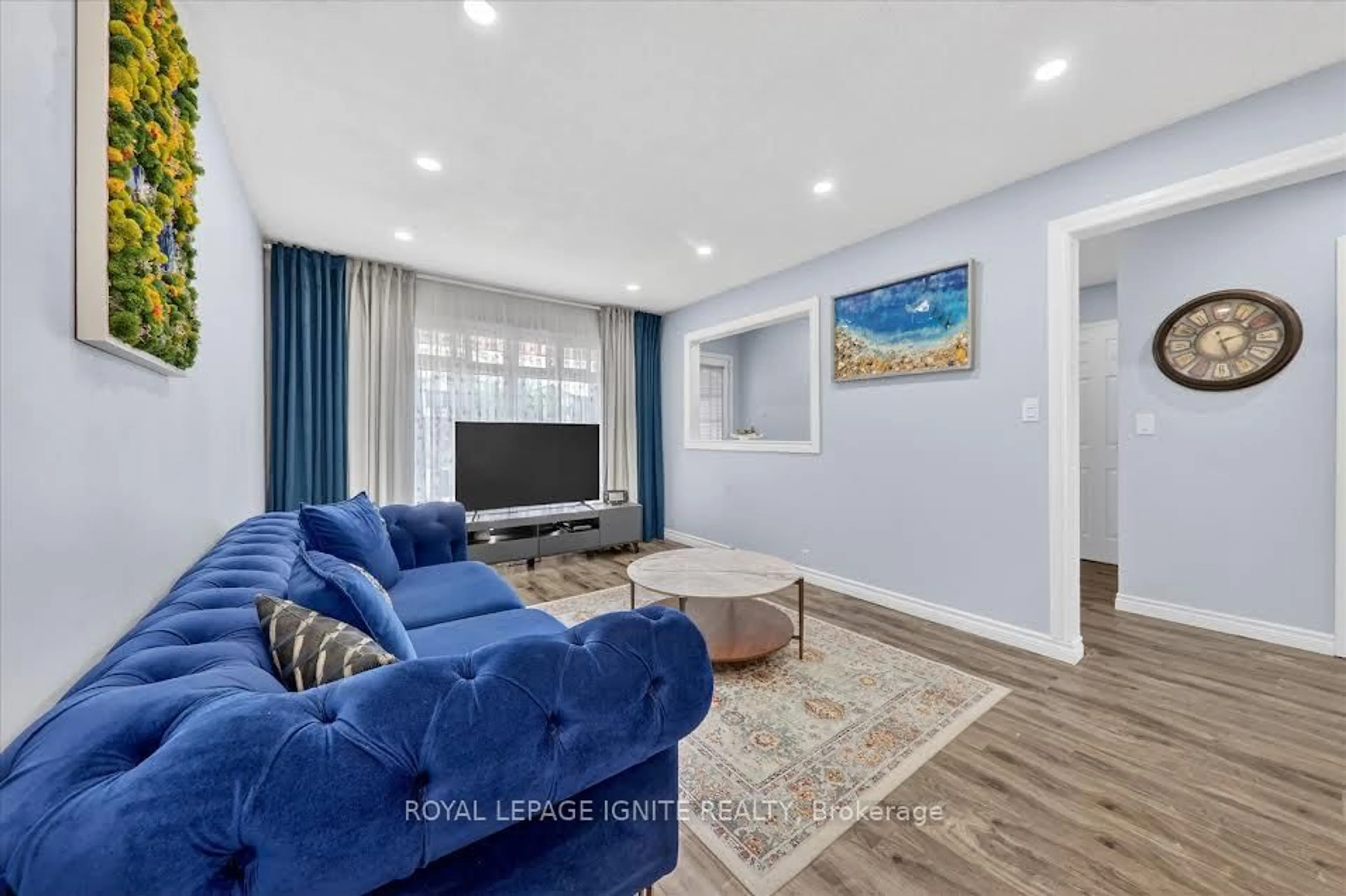 Living room with furniture, unknown for 84 Chad Cres, Toronto Ontario M1B 2Z6
