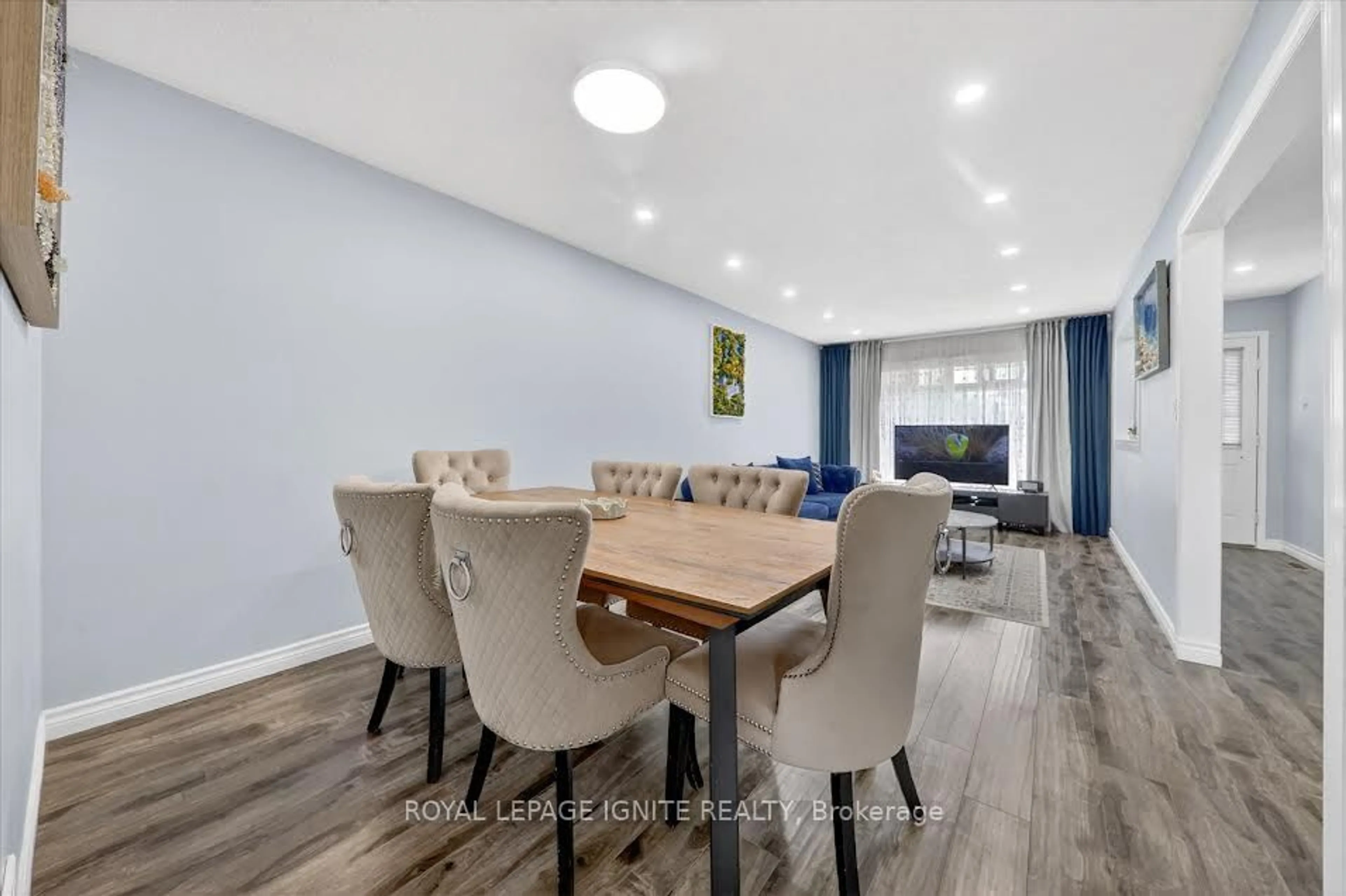 Dining room, wood/laminate floor for 84 Chad Cres, Toronto Ontario M1B 2Z6
