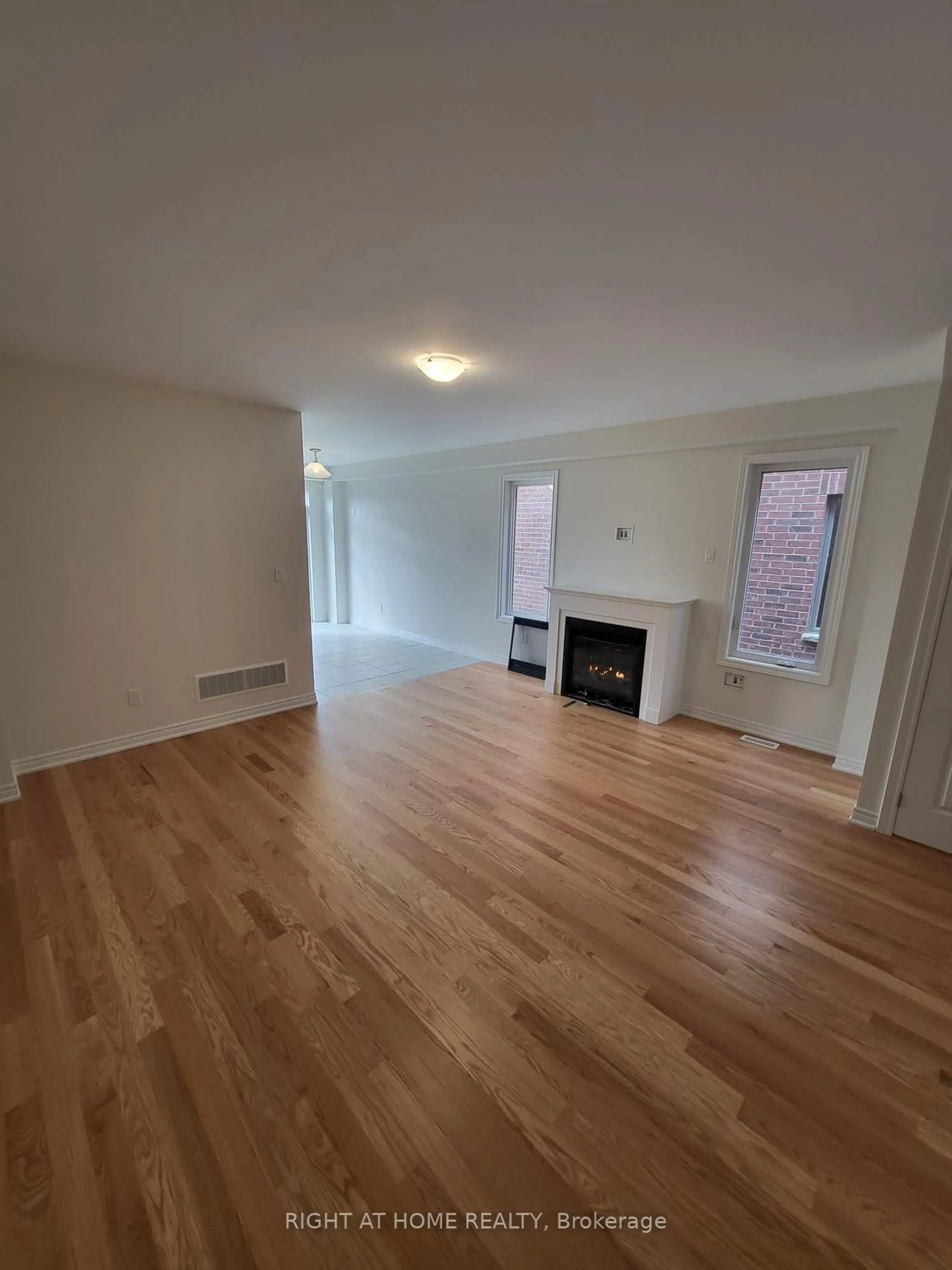 A pic of a room for 111 Bayardo Dr, Oshawa Ontario L1L 0V2