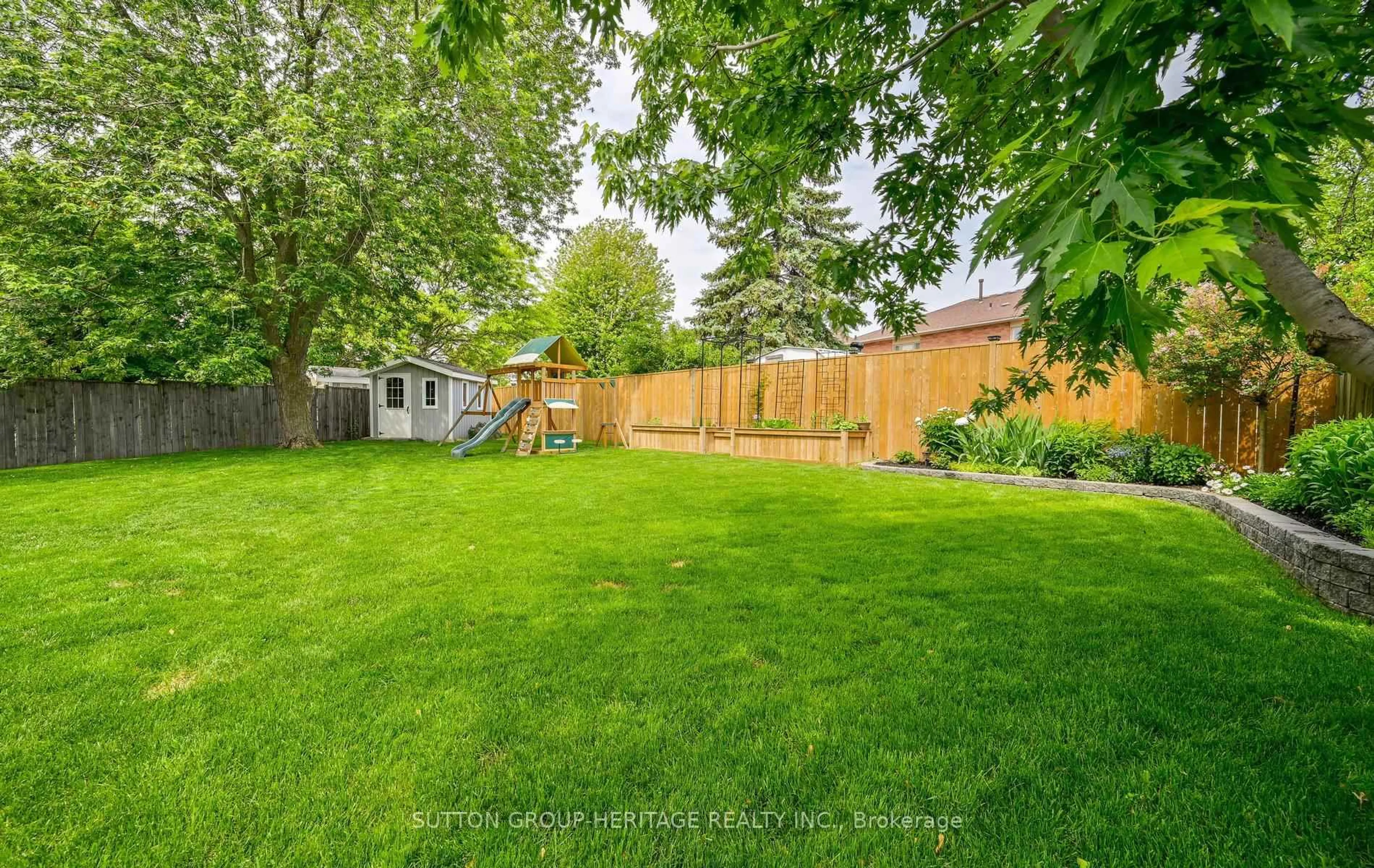 Unknown for 680 Eramosa Cres, Pickering Ontario L1V 5N4