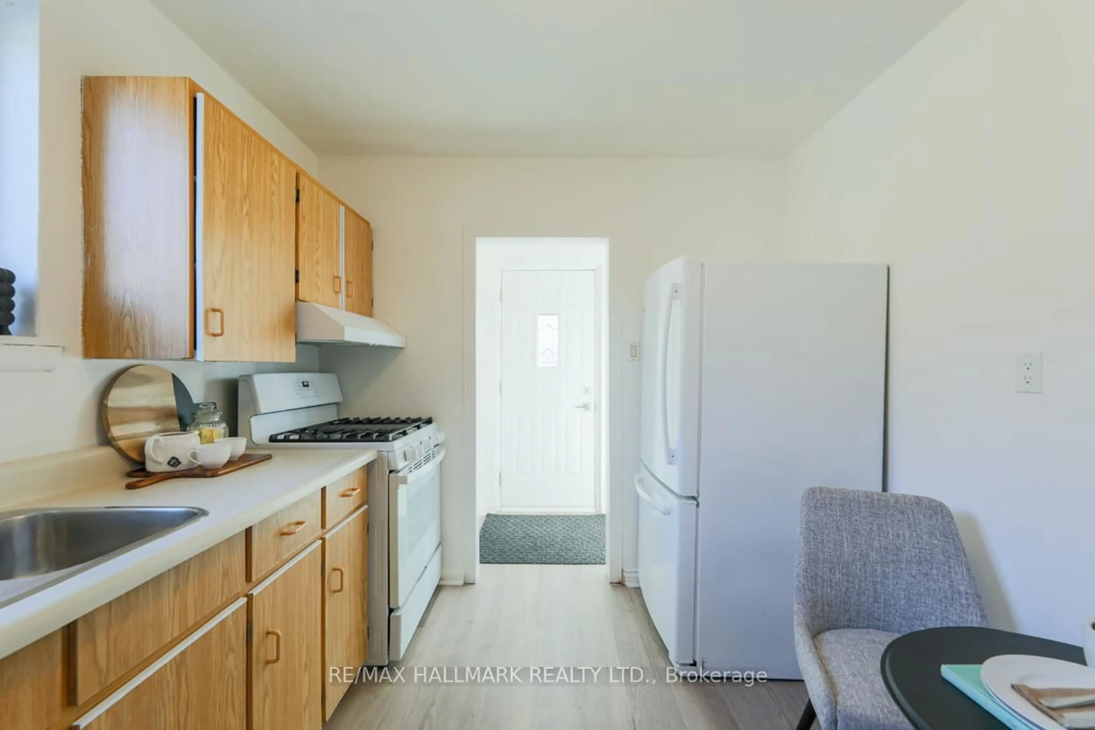 Standard kitchen, unknown for 152 Santamonica Blvd, Toronto Ontario M1L 4H6