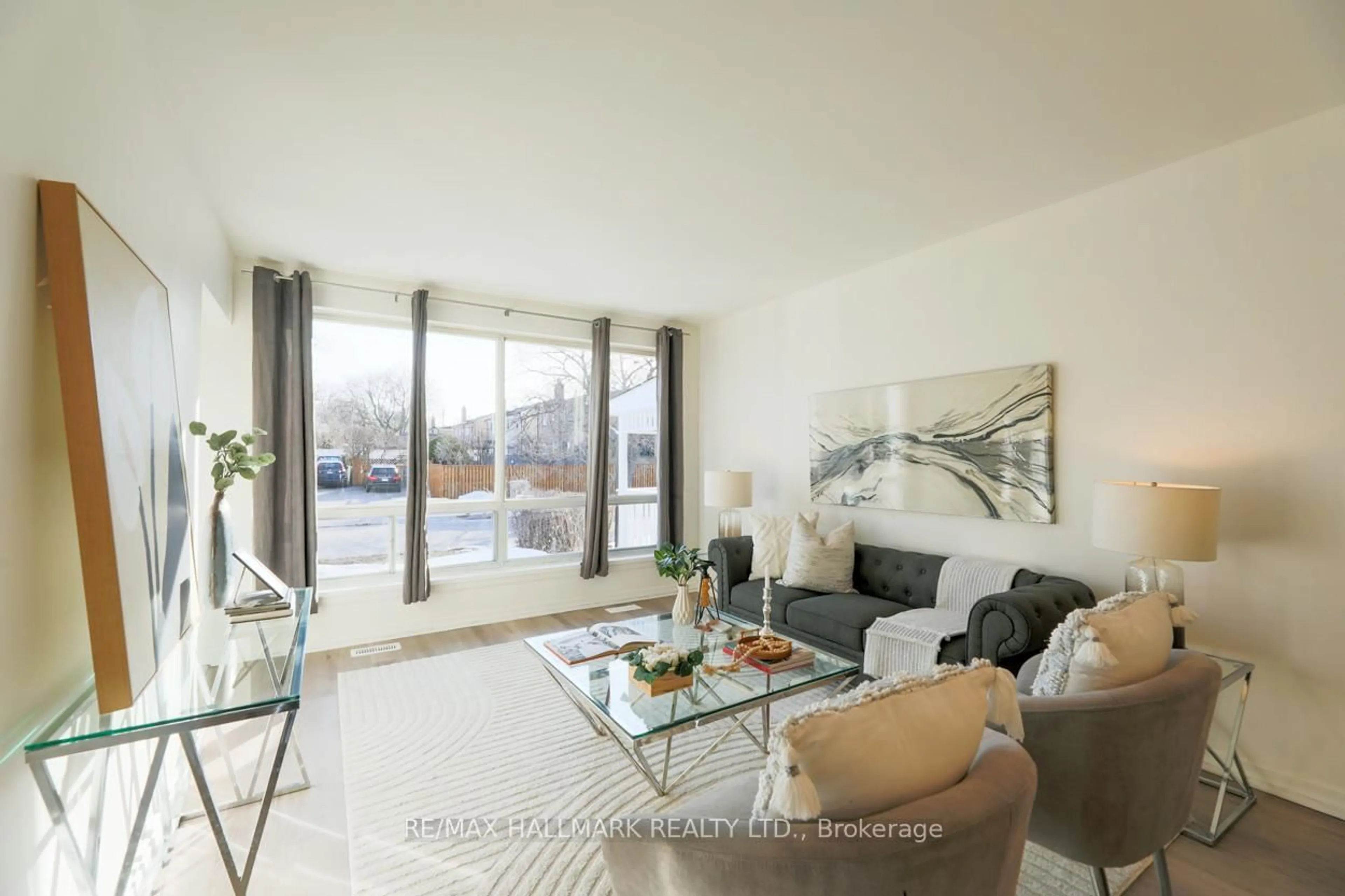 Living room with furniture, unknown for 152 Santamonica Blvd, Toronto Ontario M1L 4H6