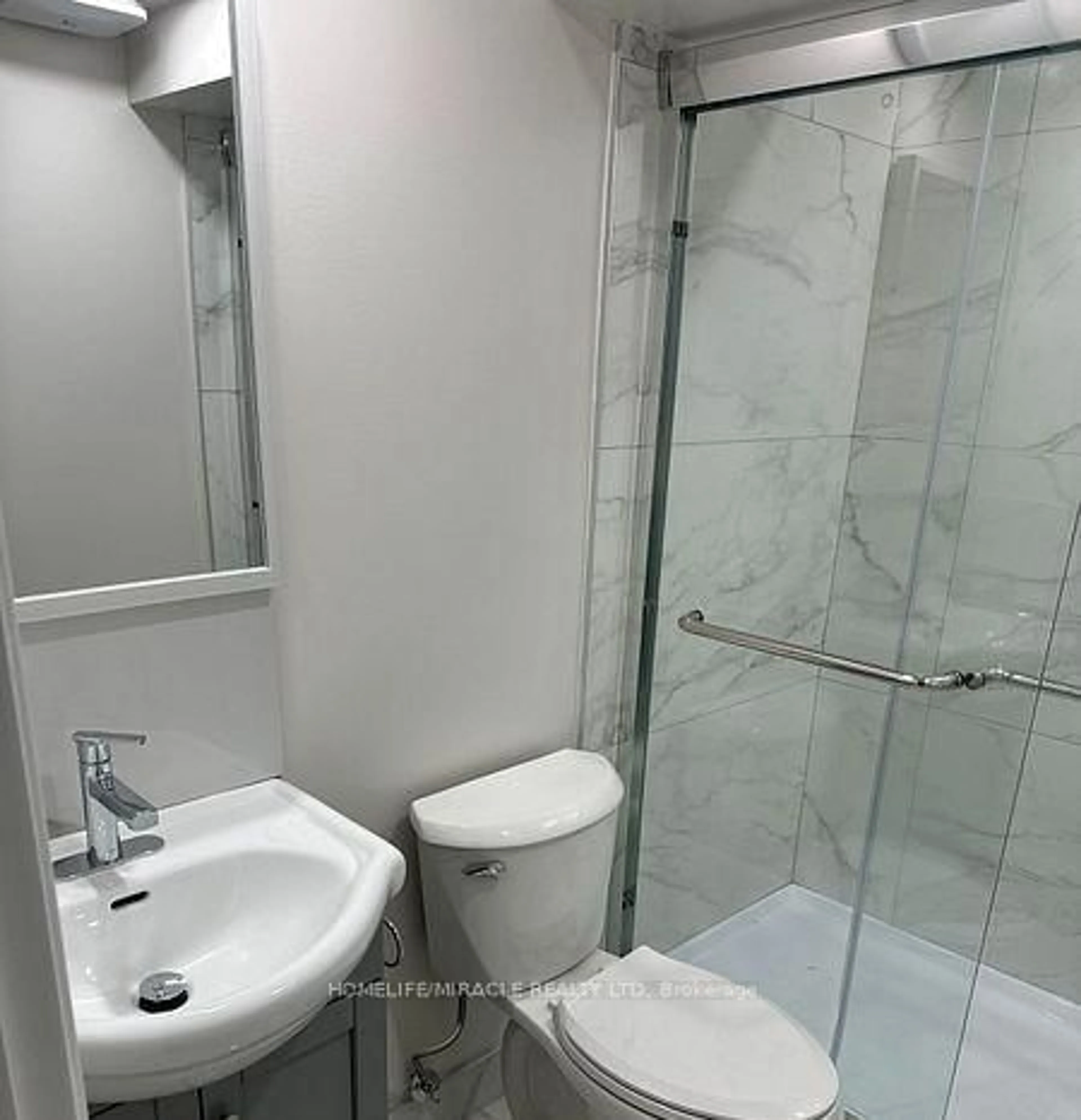Standard bathroom, unknown for 757 Phillip Murray Ave, Oshawa Ontario L1J 1J2