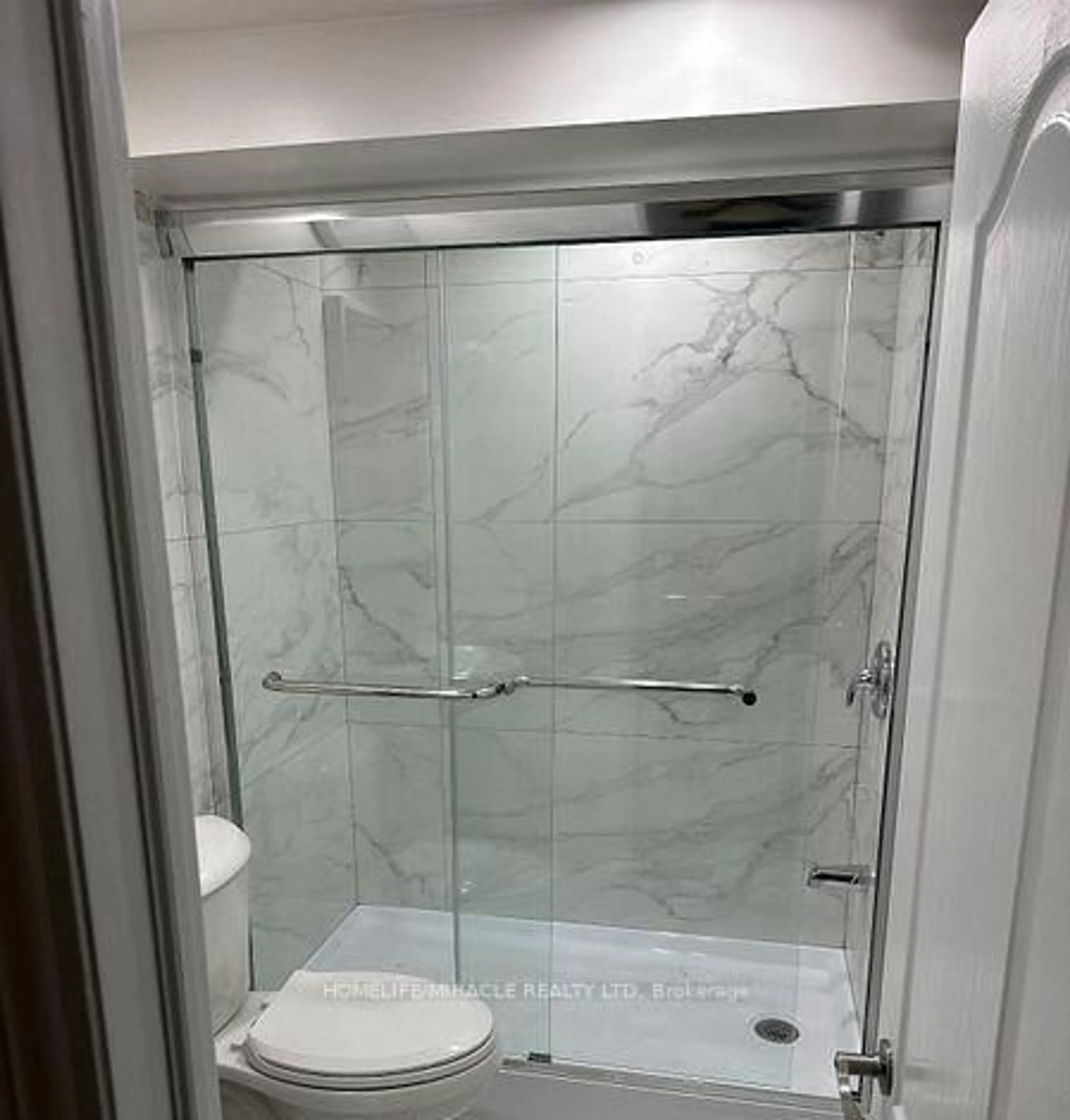 Standard bathroom, unknown for 757 Phillip Murray Ave, Oshawa Ontario L1J 1J2