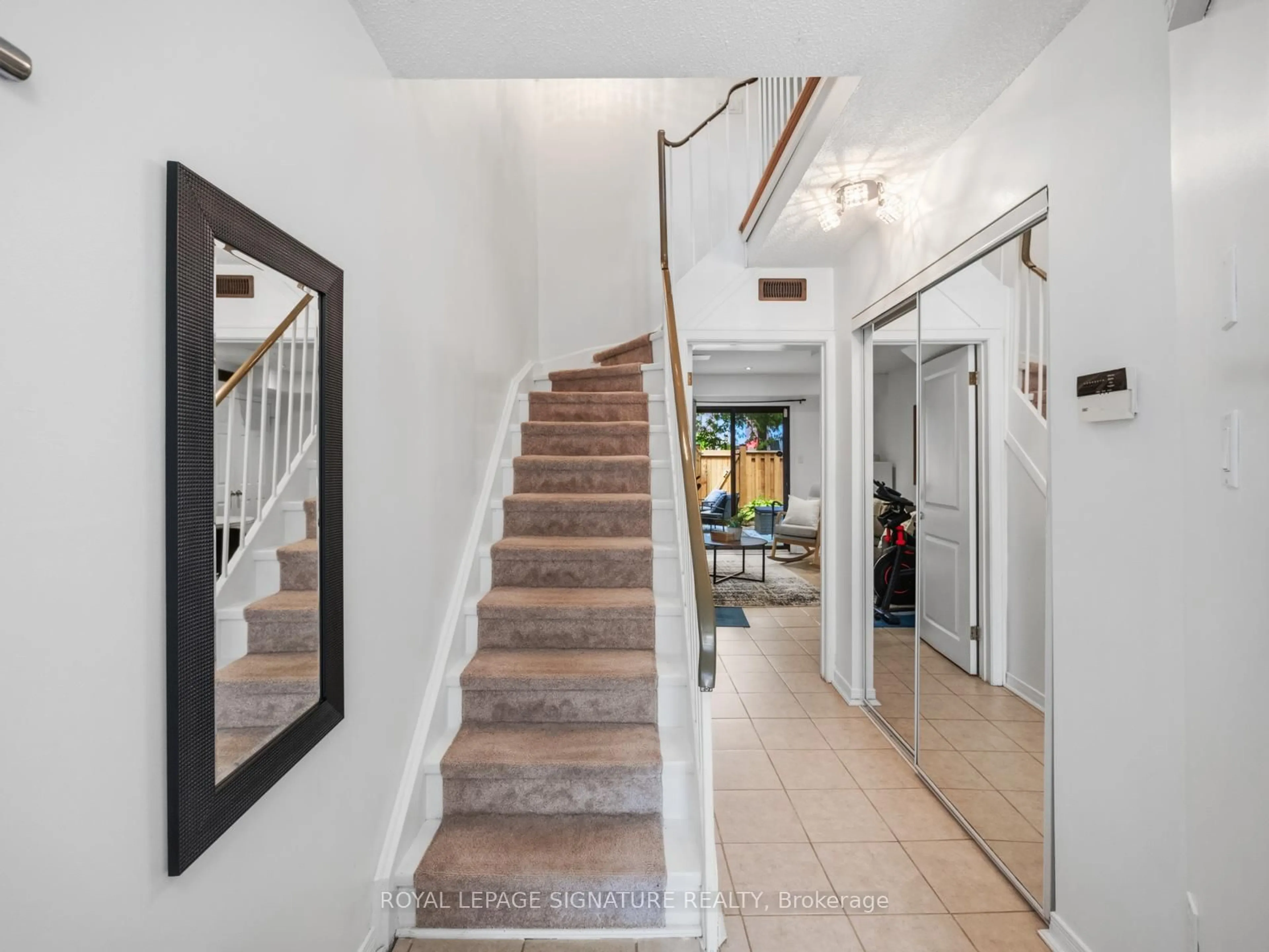 Indoor entryway for 1958 Rosefield Rd #30, Pickering Ontario L1V 3A9