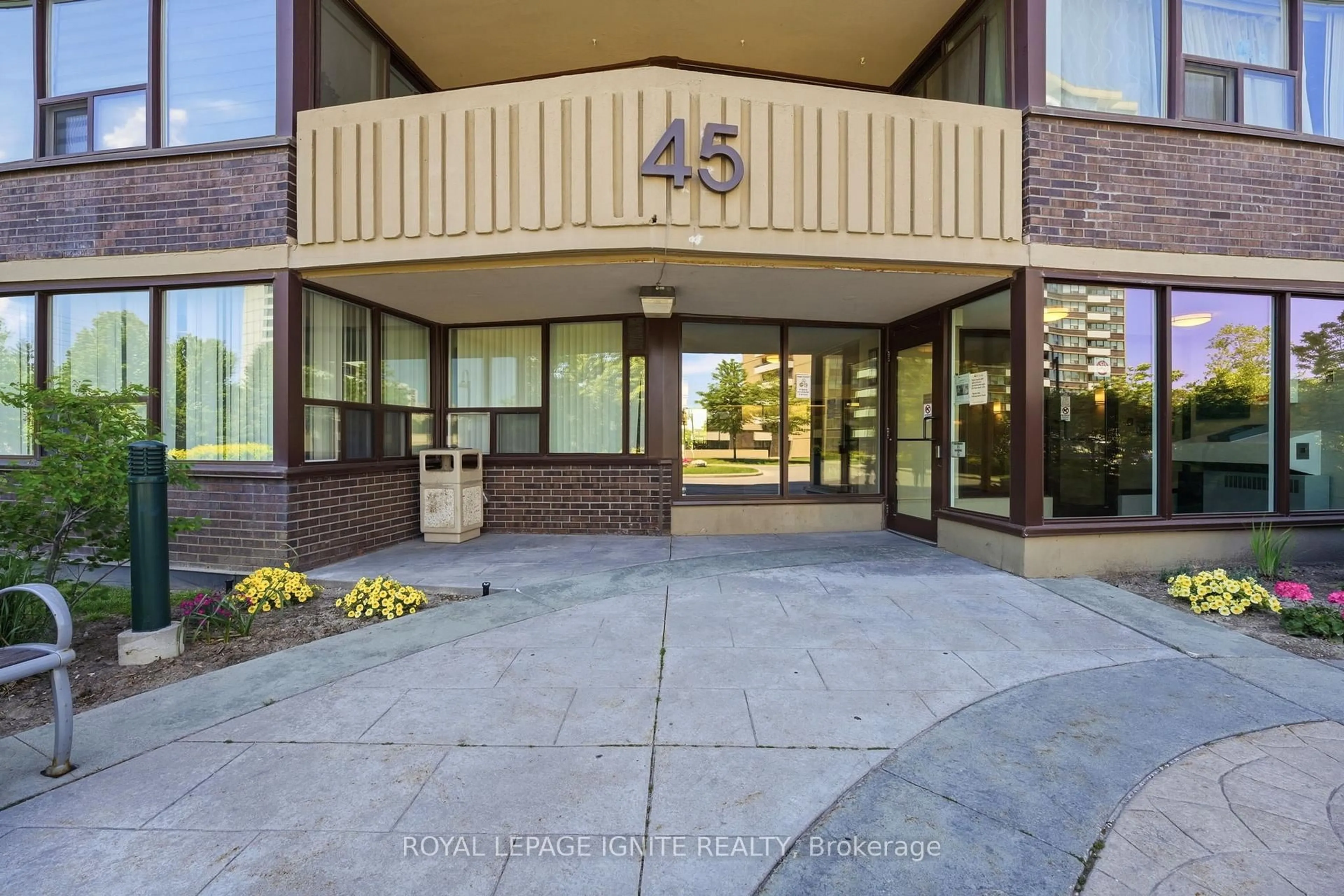 Indoor foyer for 45 Huntingdale Blvd #1508, Toronto Ontario M1W 2N8