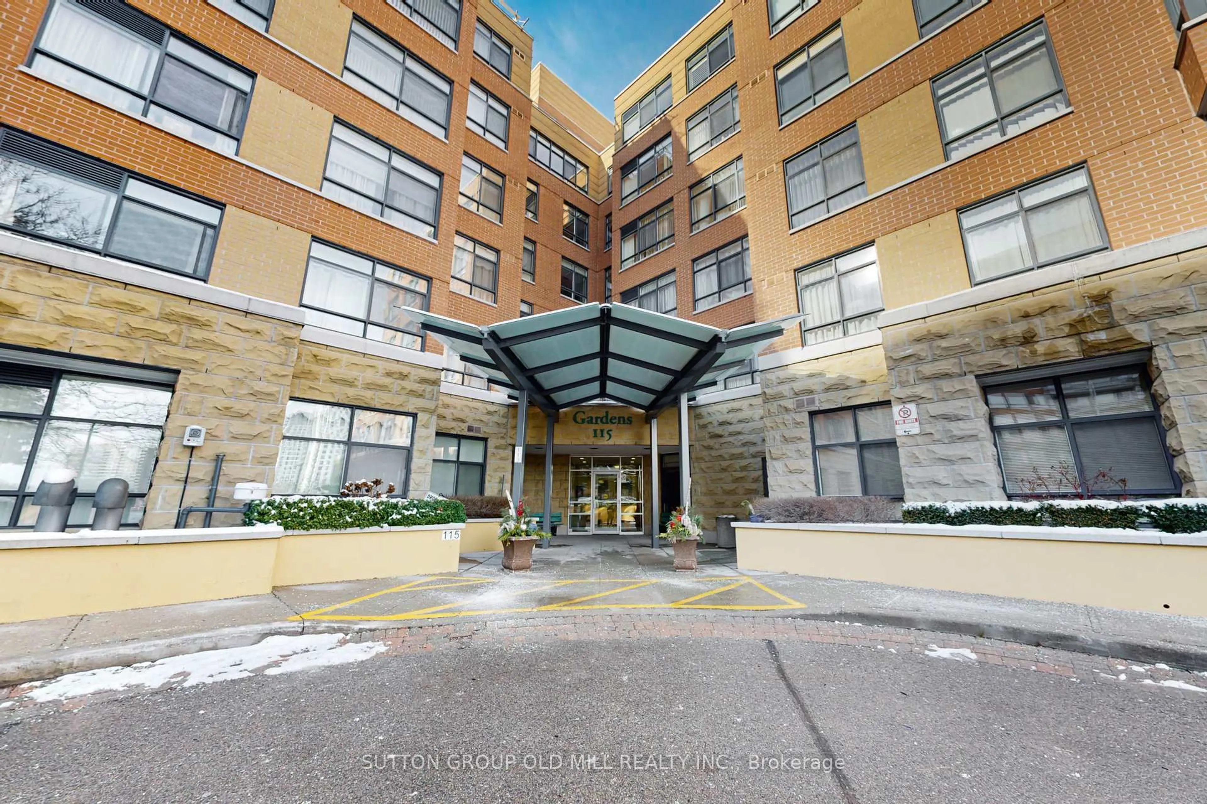 Indoor foyer for 115 Bonis Ave #611, Toronto Ontario M1T 3S4