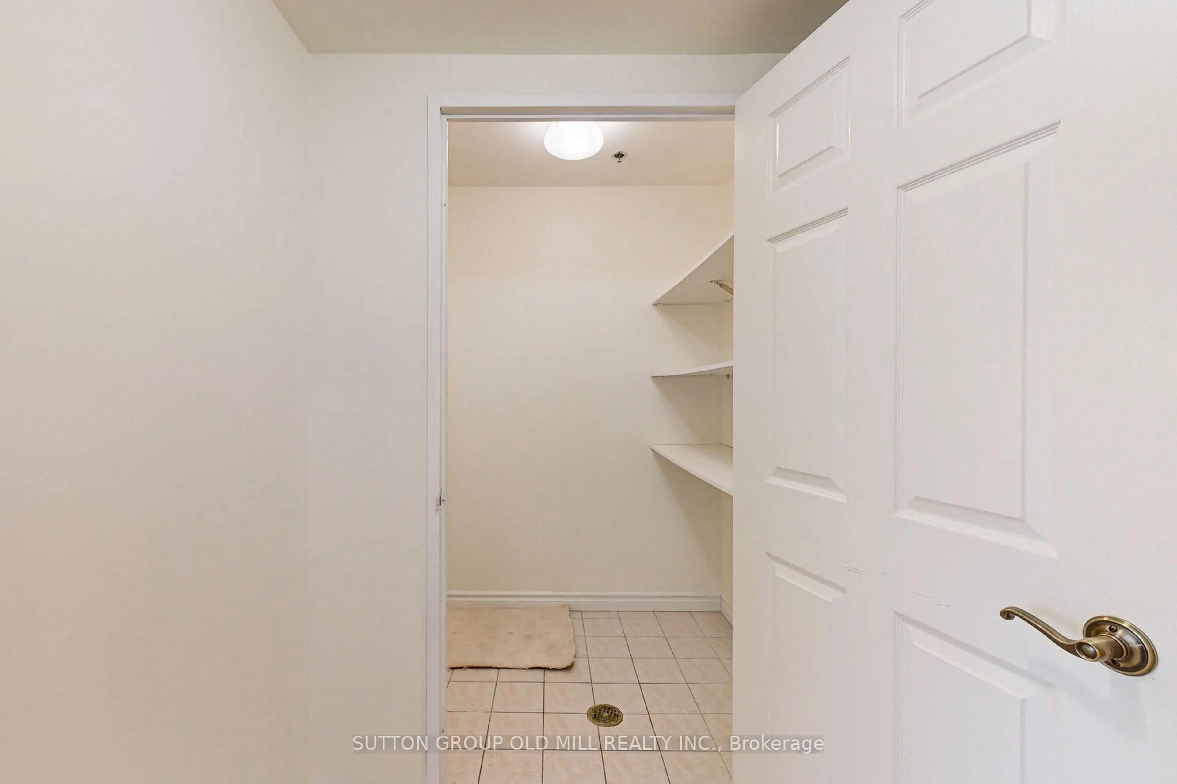 Storage room or clothes room or walk-in closet for 115 Bonis Ave #611, Toronto Ontario M1T 3S4