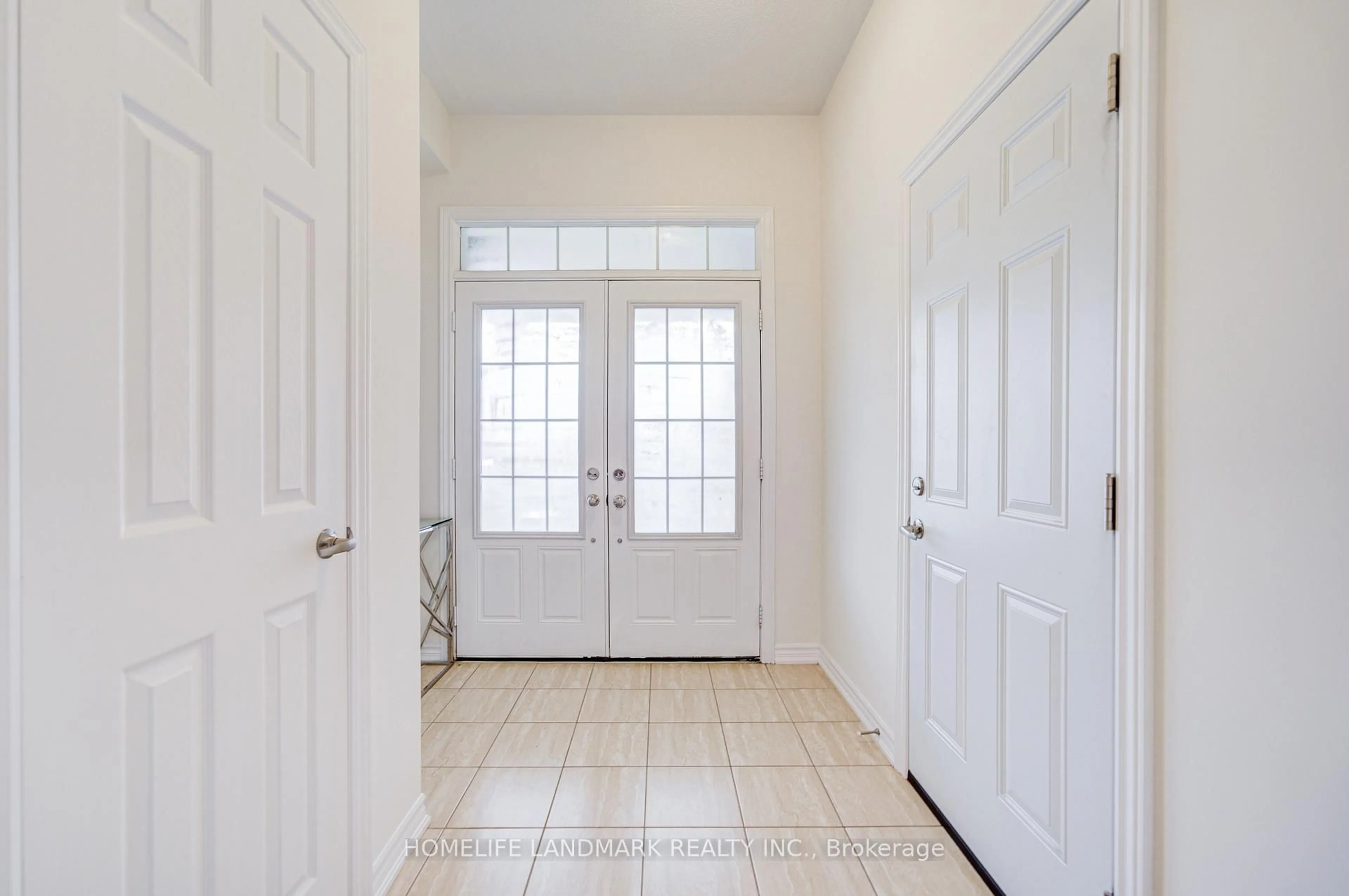 Indoor entryway for 30 Garrardview St, Ajax Ontario L1Z 0N5
