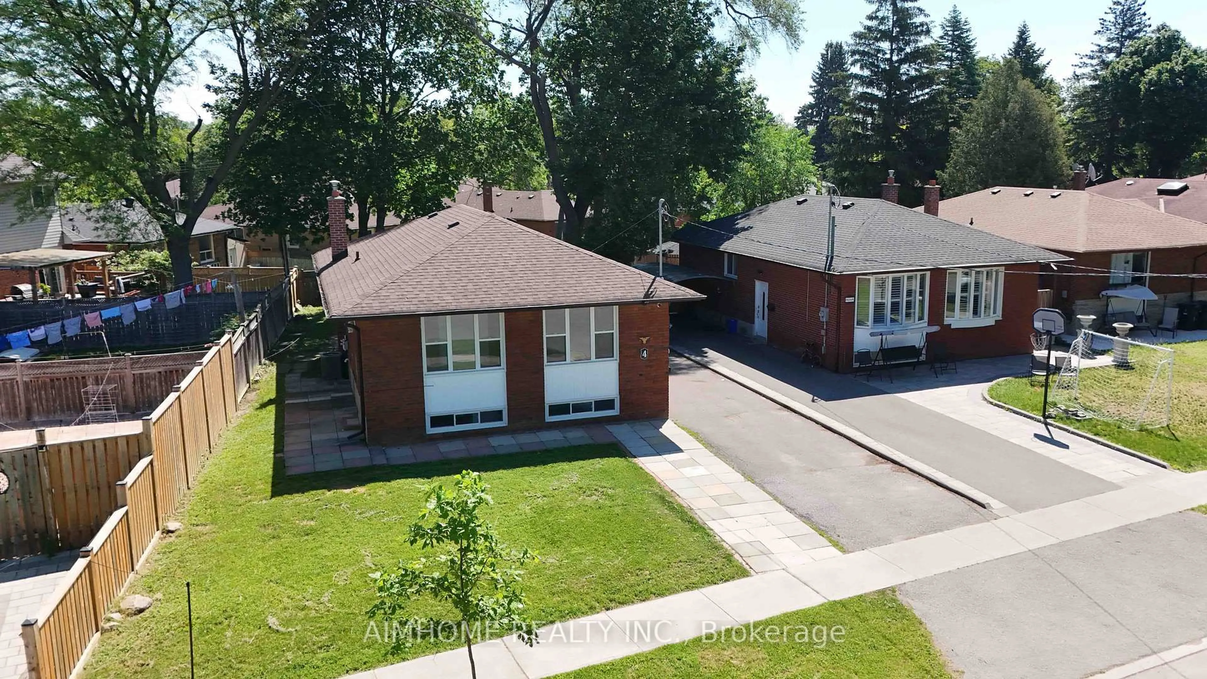 A pic from outside/outdoor area/front of a property/back of a property/a pic from drone, street for 4 Pelmar Pl, Toronto Ontario M1G 1G5