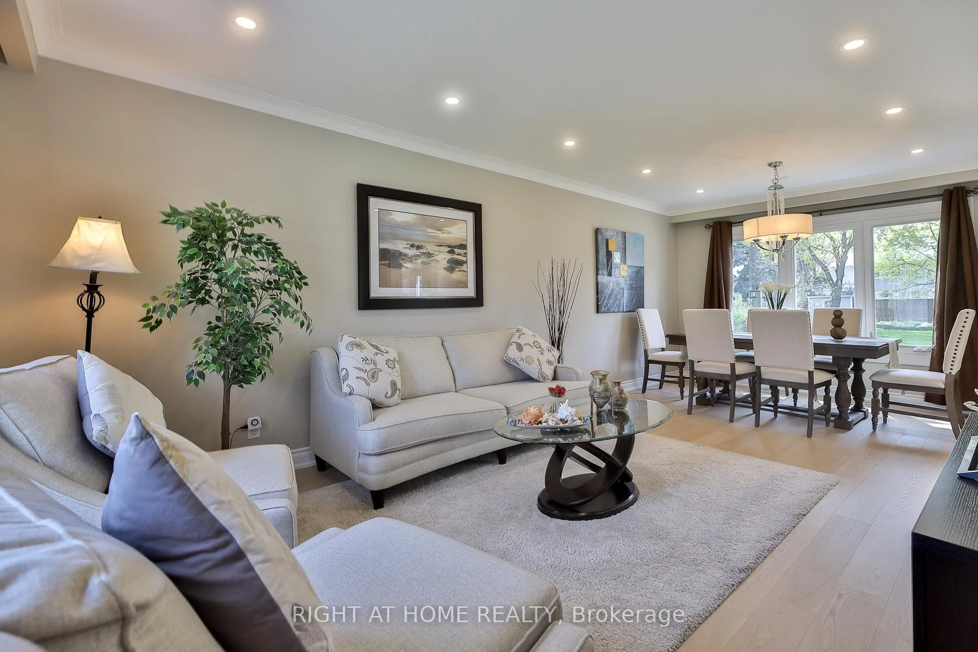 Living room with furniture, unknown for 60 Aragon Ave, Toronto Ontario M1T 1X9