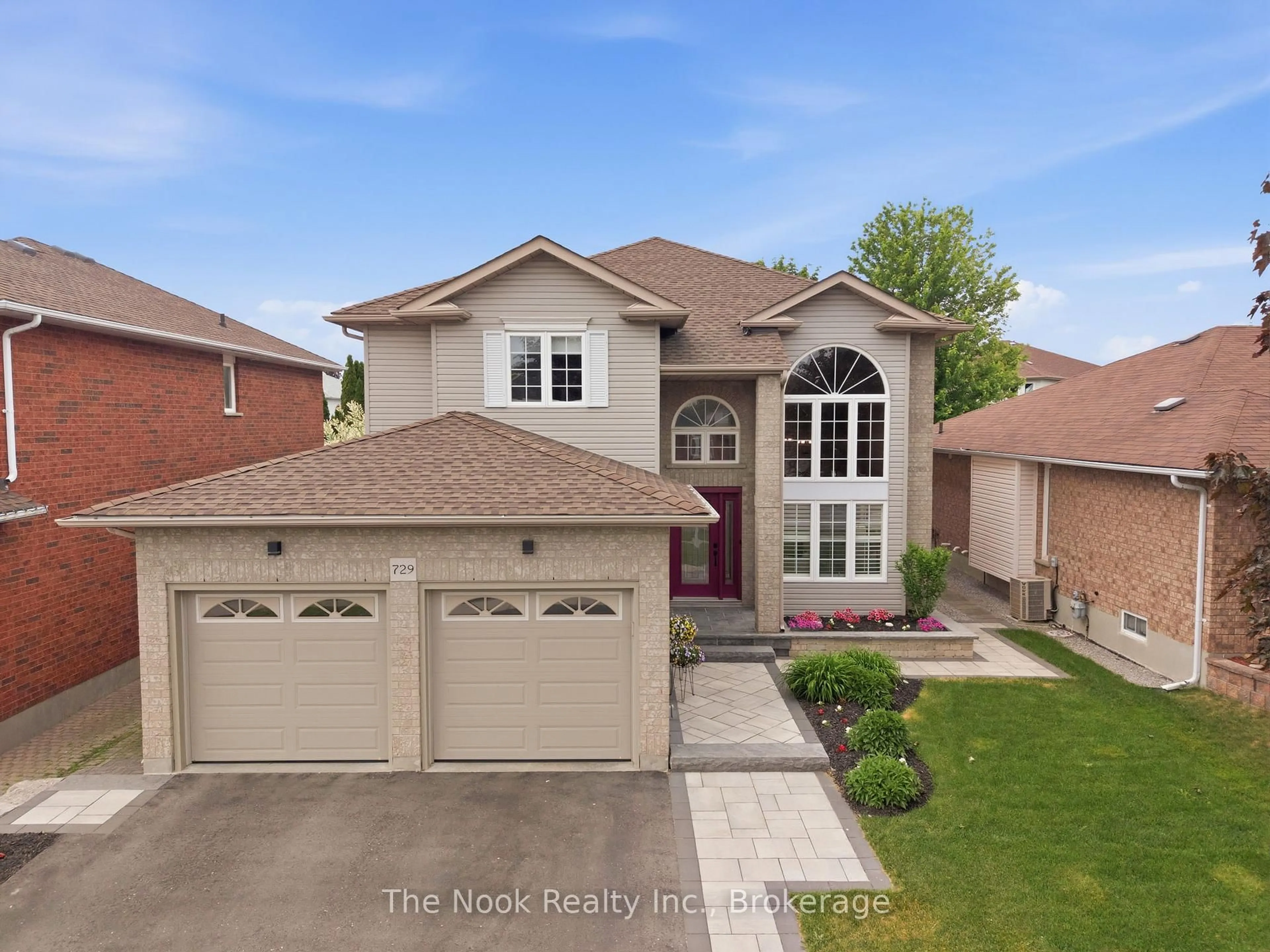 Home with brick exterior material, street for 729 Sundance Circ, Oshawa Ontario L1J 8N9