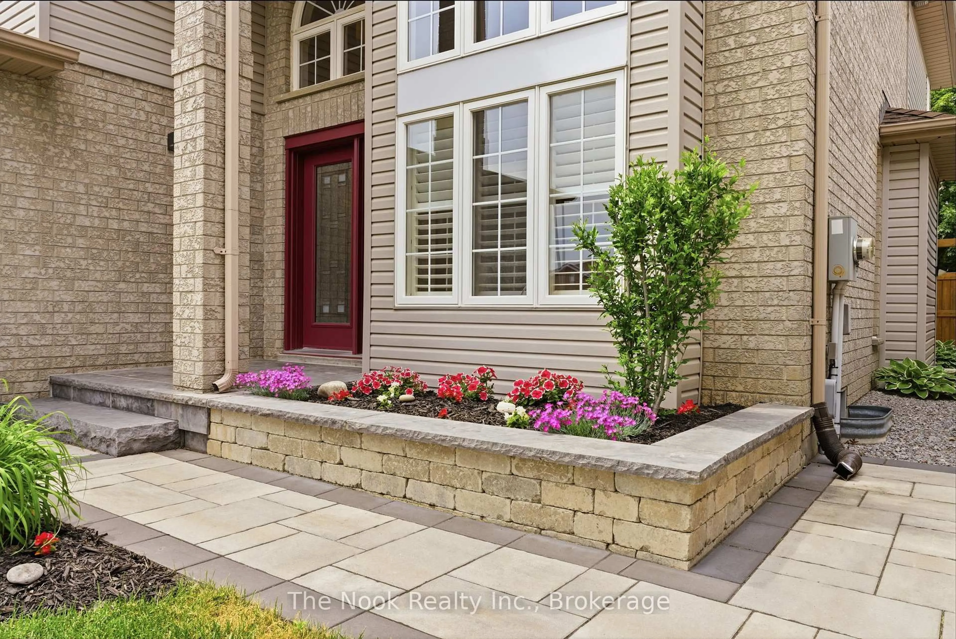 Home with brick exterior material, street for 729 Sundance Circ, Oshawa Ontario L1J 8N9