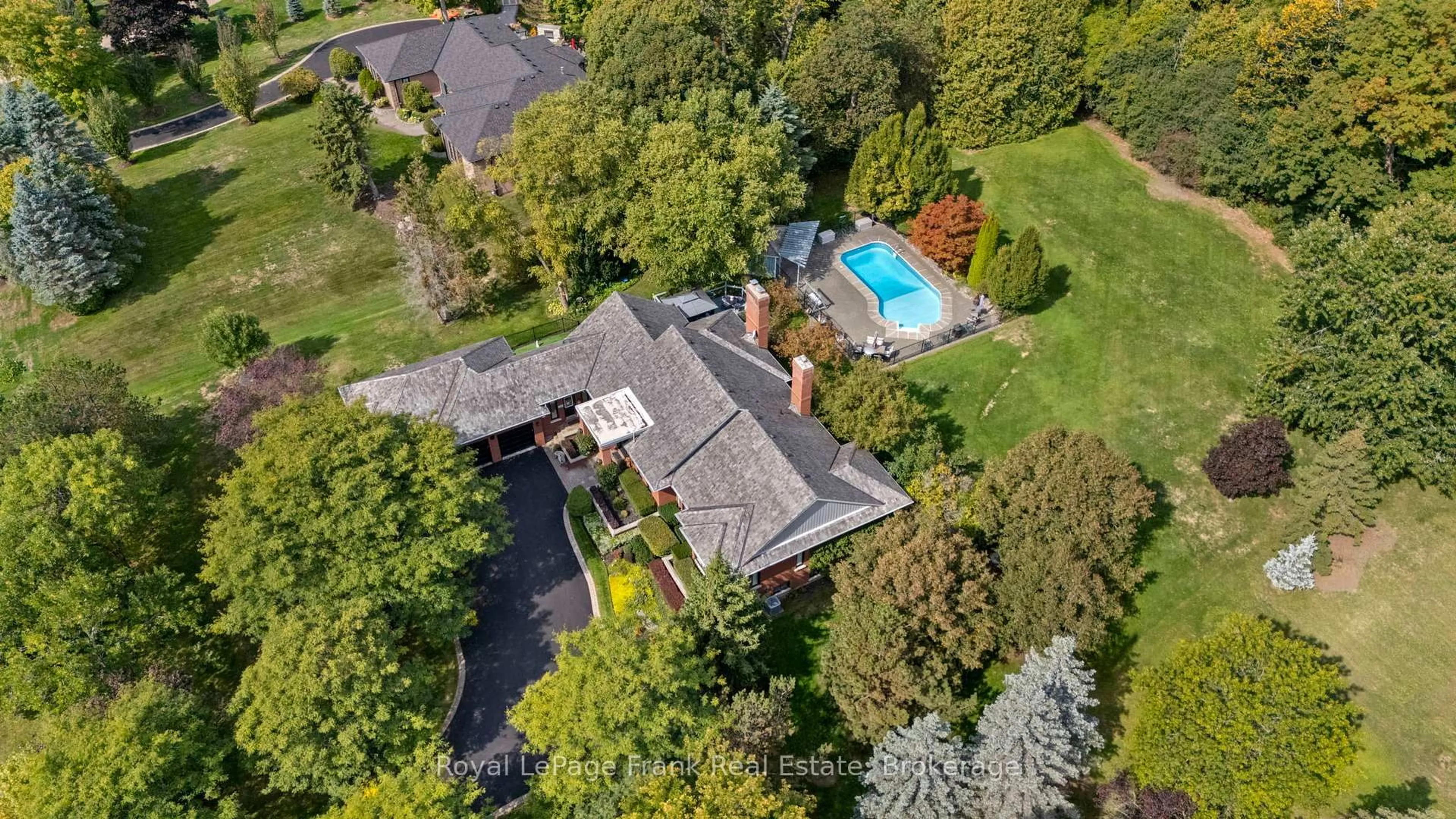 A pic from outside/outdoor area/front of a property/back of a property/a pic from drone, unknown for 8 Buggey Lane, Ajax Ontario L1Z 1X4