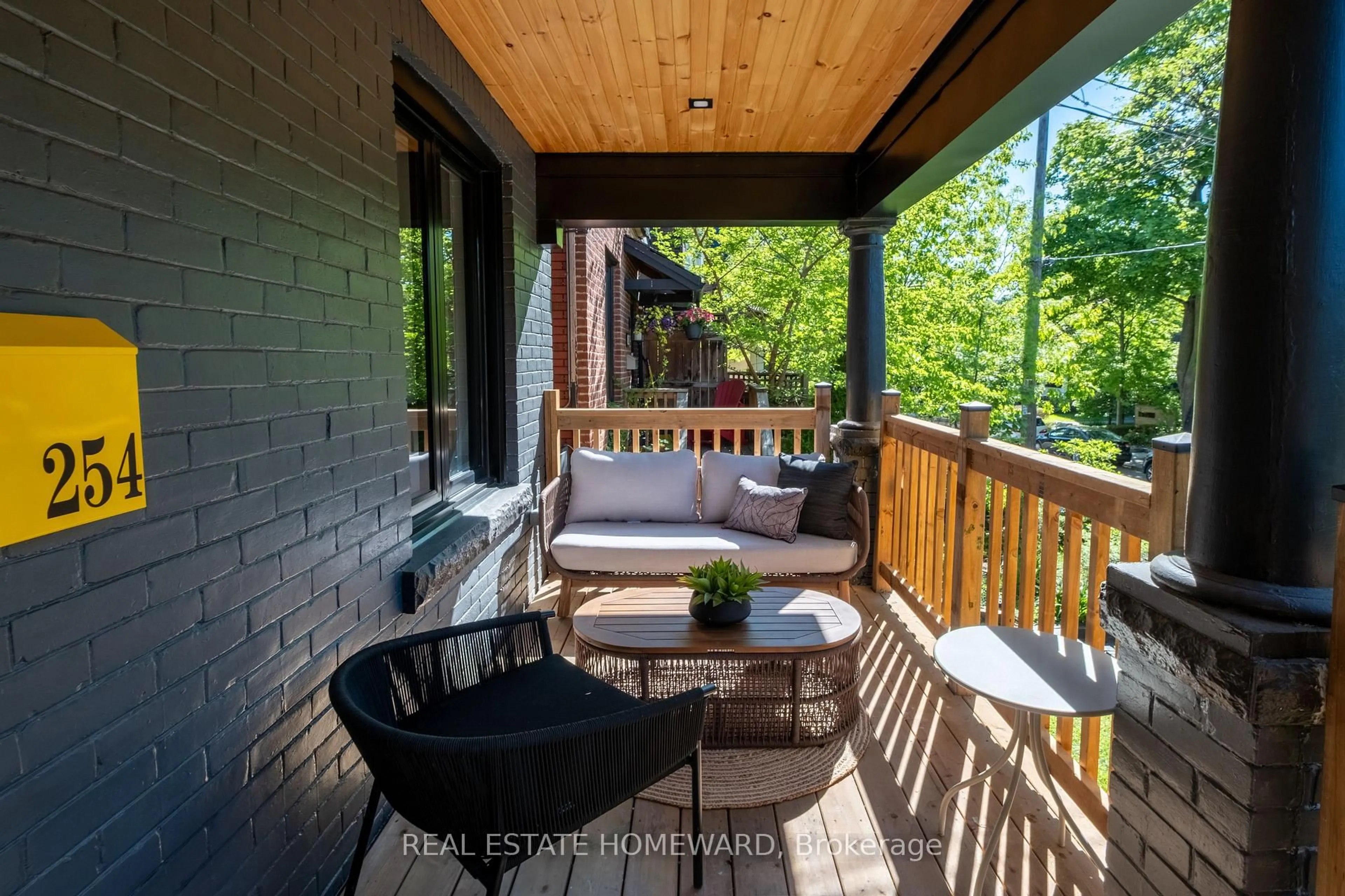 Patio, street for 254 Bain Ave, Toronto Ontario M4K 1G3