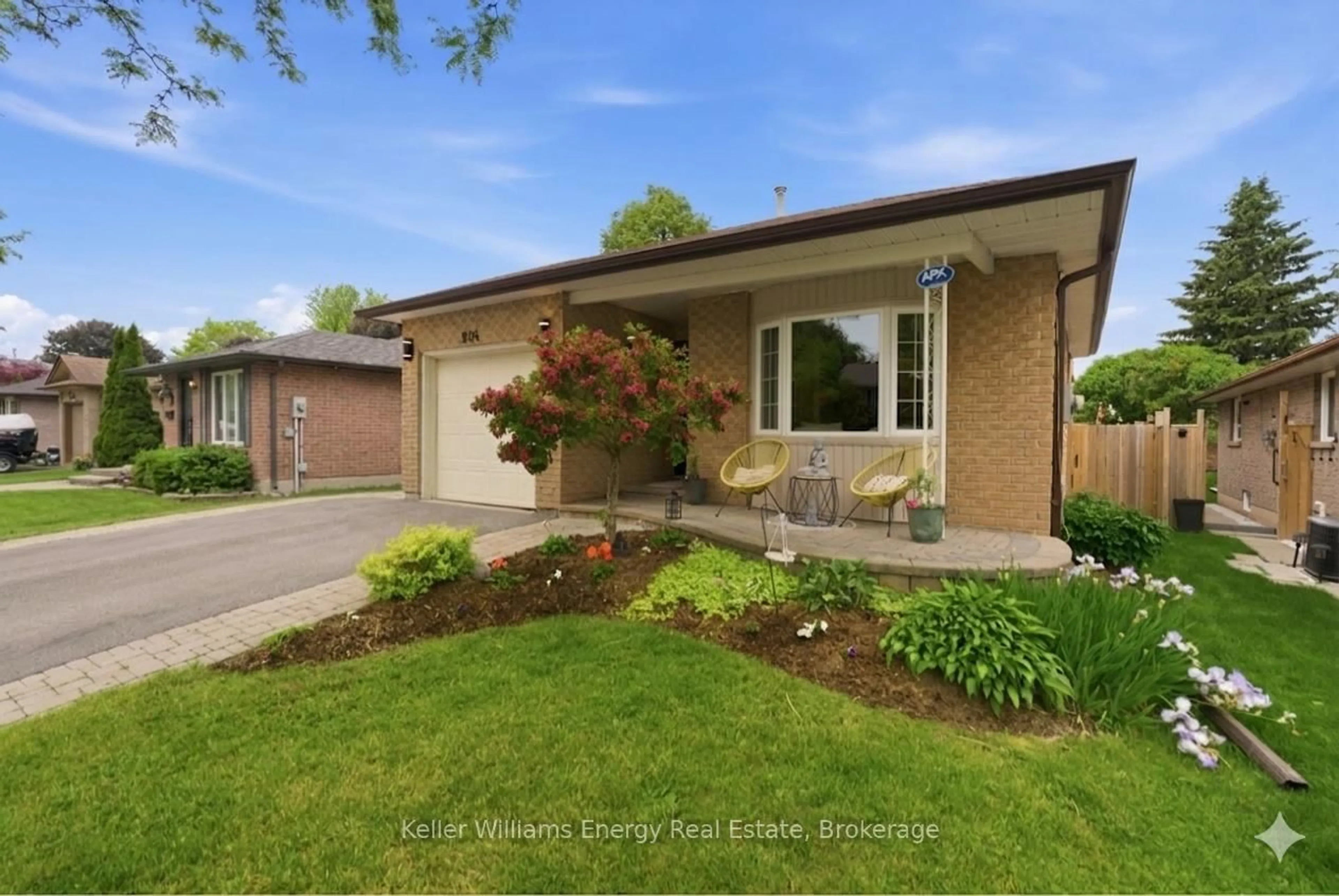 Unknown for 904 Southgate Dr, Oshawa Ontario L1H 7Z9