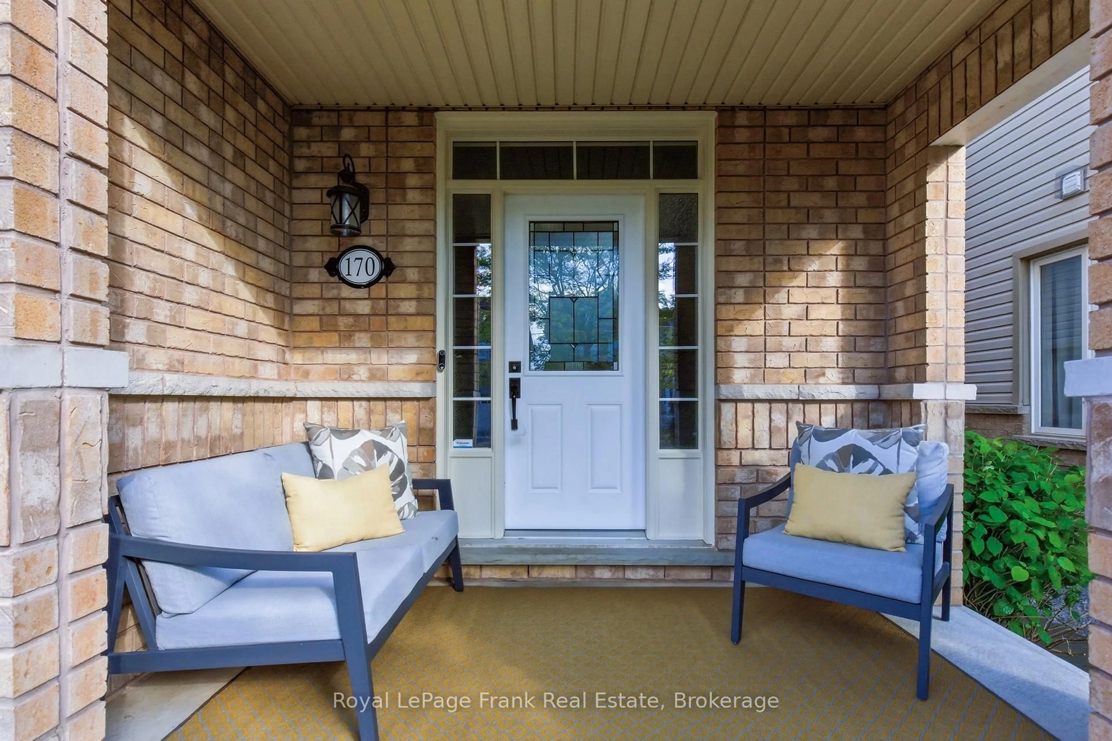 Indoor entryway for 170 Harbourside Dr, Whitby Ontario L1N 0H6