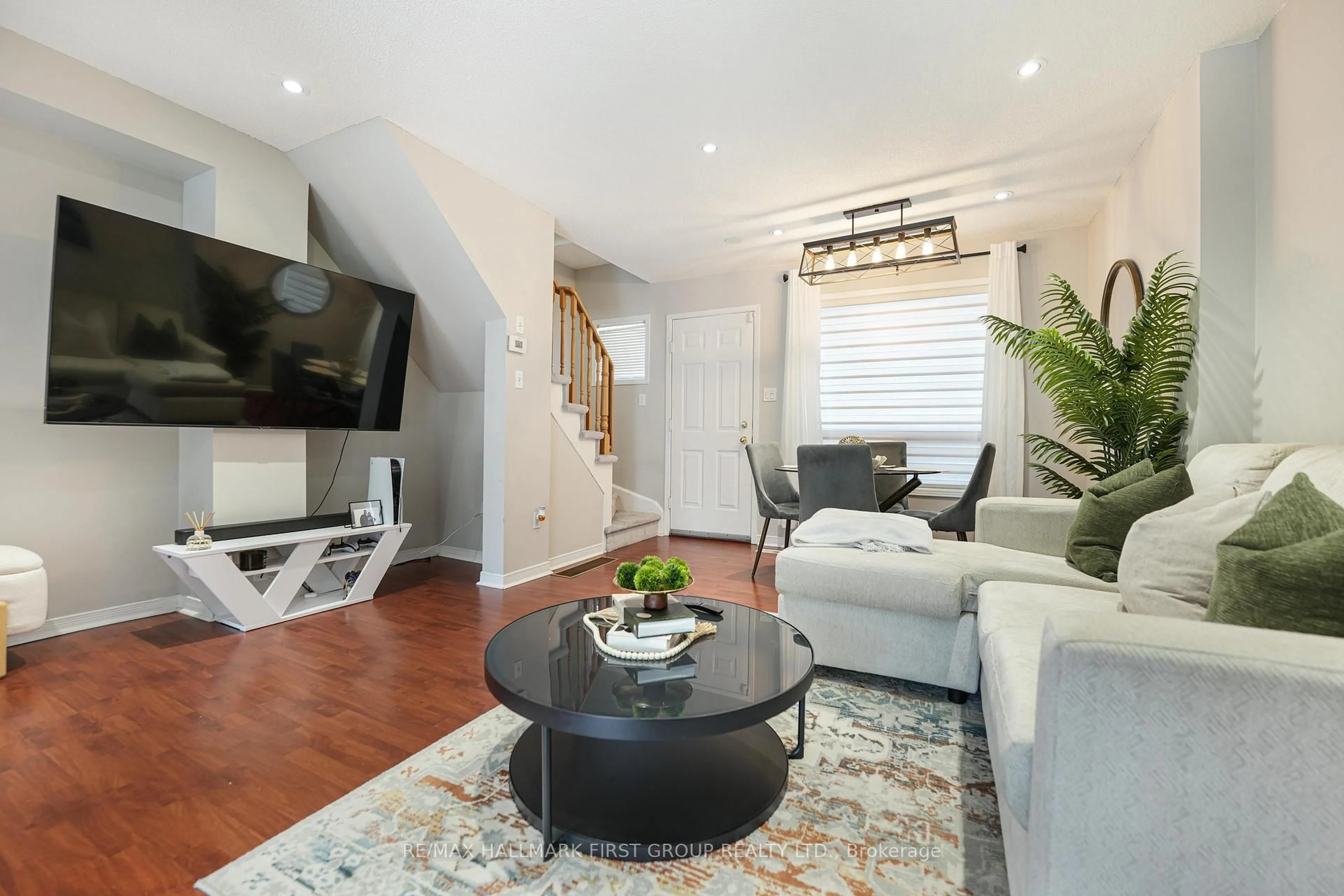 Living room with furniture, unknown for 1865 Kingston Rd #60, Pickering Ontario L1V 7B5