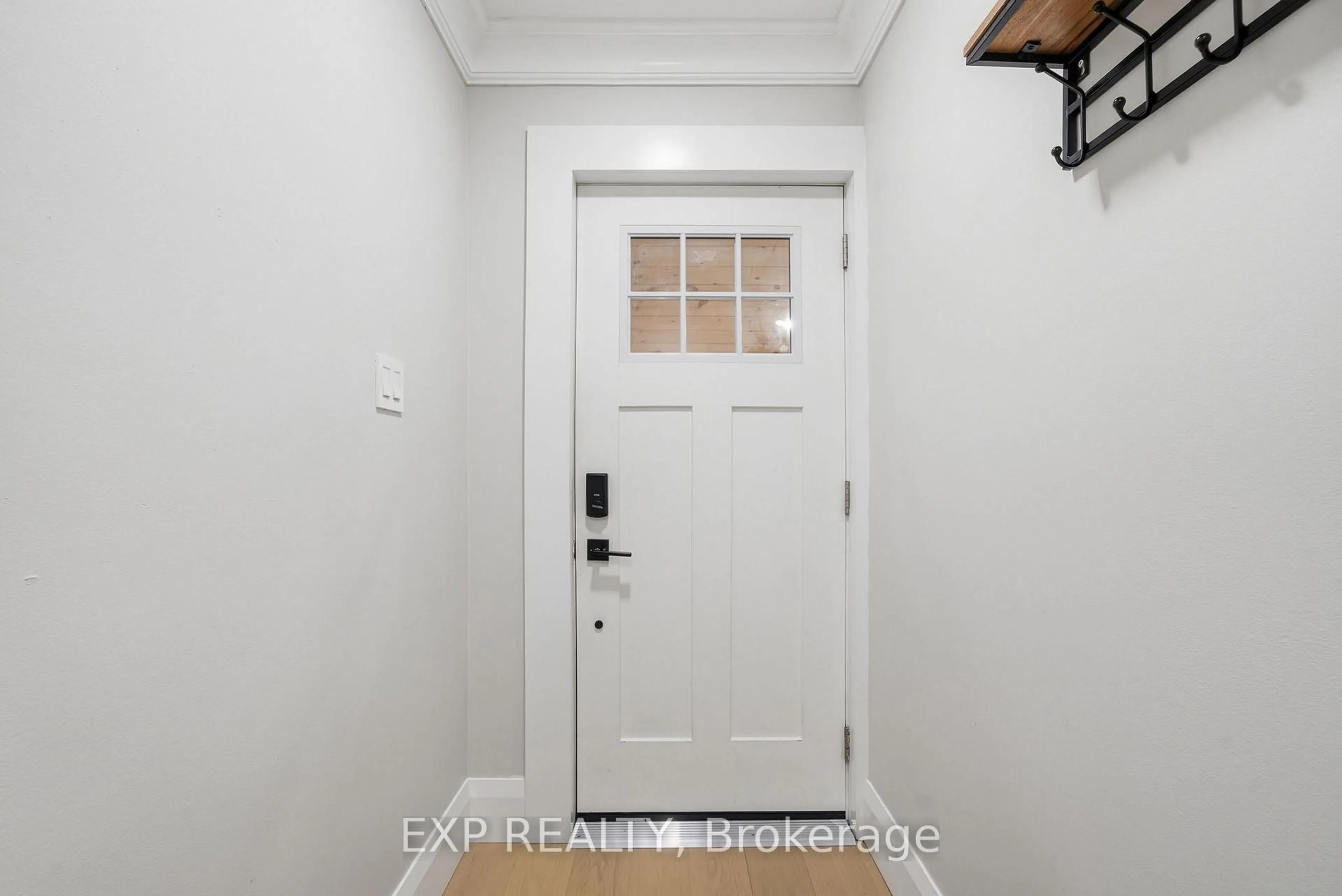 Indoor entryway for 21 Canzone Dr, Toronto Ontario M1K 5A1