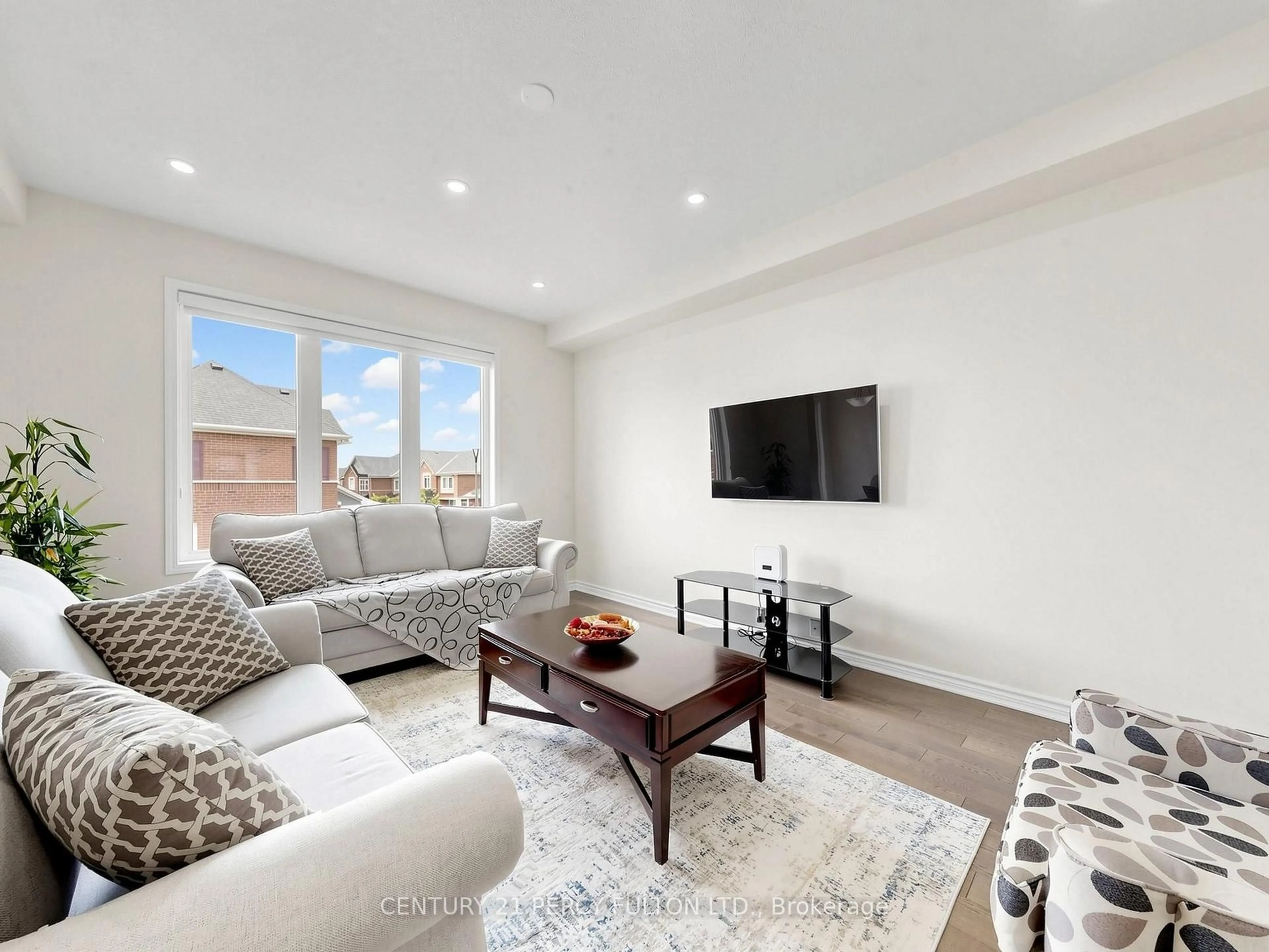 Living room with furniture, unknown for 2715 Sapphire Dr, Pickering Ontario L1X 0G3