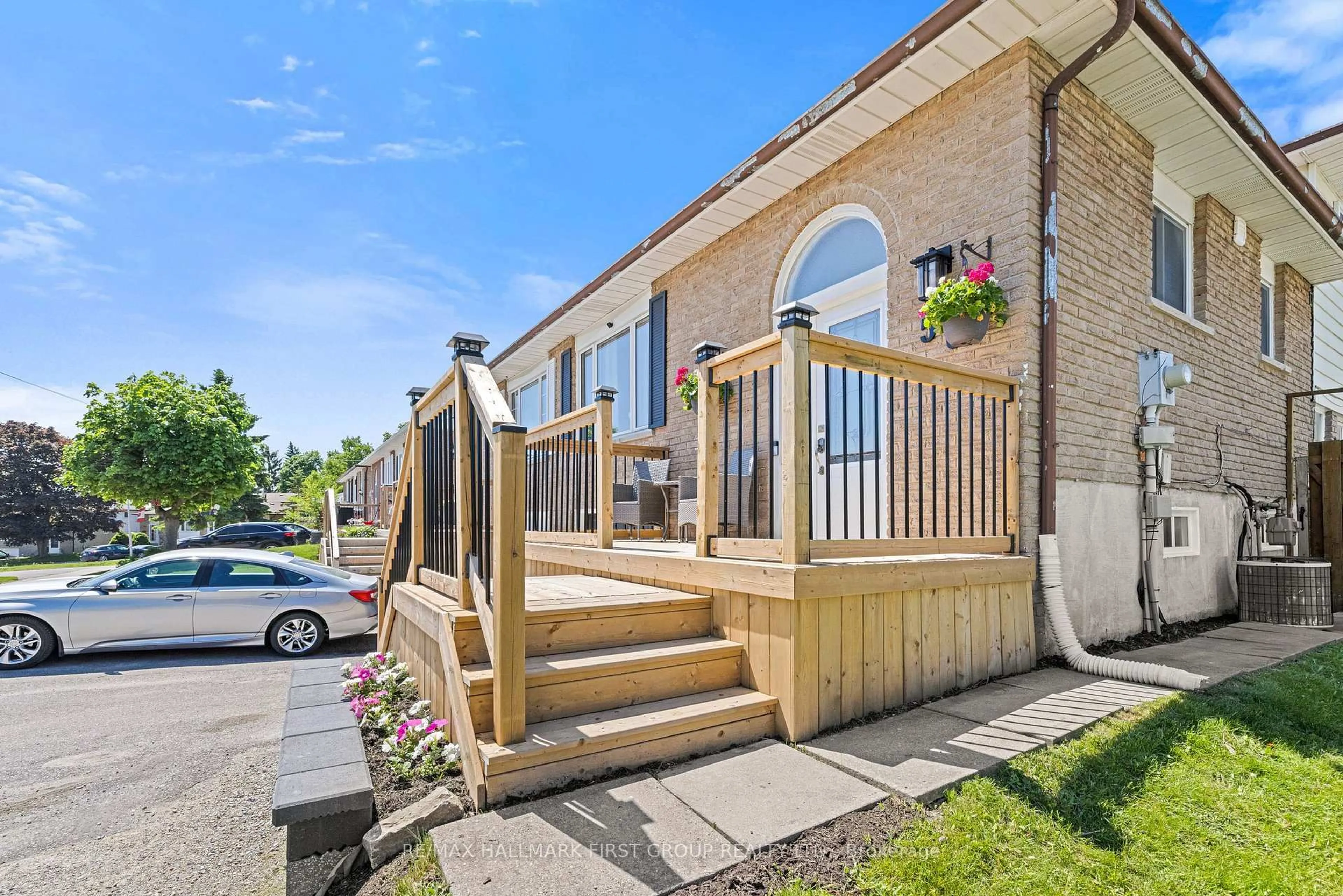 A pic from outside/outdoor area/front of a property/back of a property/a pic from drone, street for 50 Doreen Cres, Clarington Ontario L1C 3W7