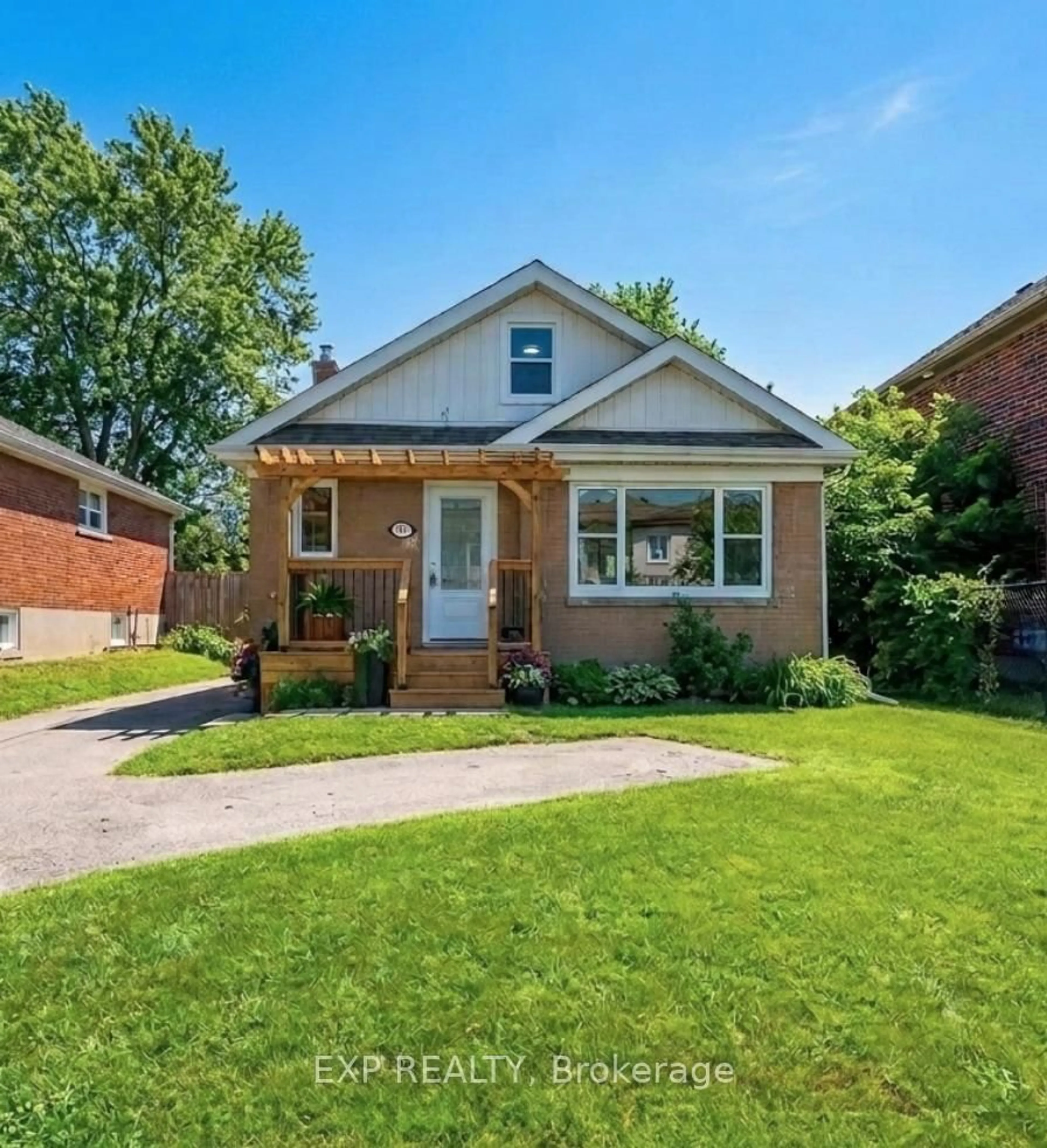 Home with brick exterior material, street for 780 Oxford St, Oshawa Ontario L1J 3W1