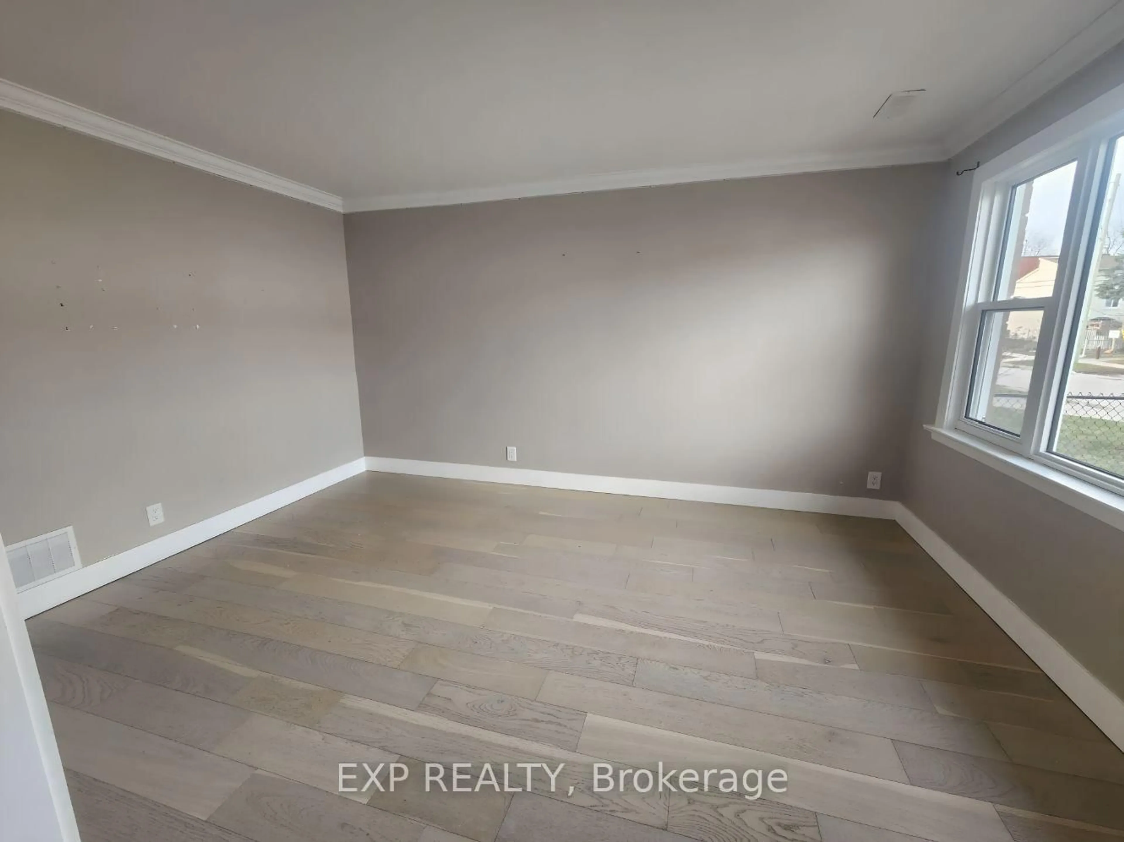 A pic of a room for 780 Oxford St, Oshawa Ontario L1J 3W1