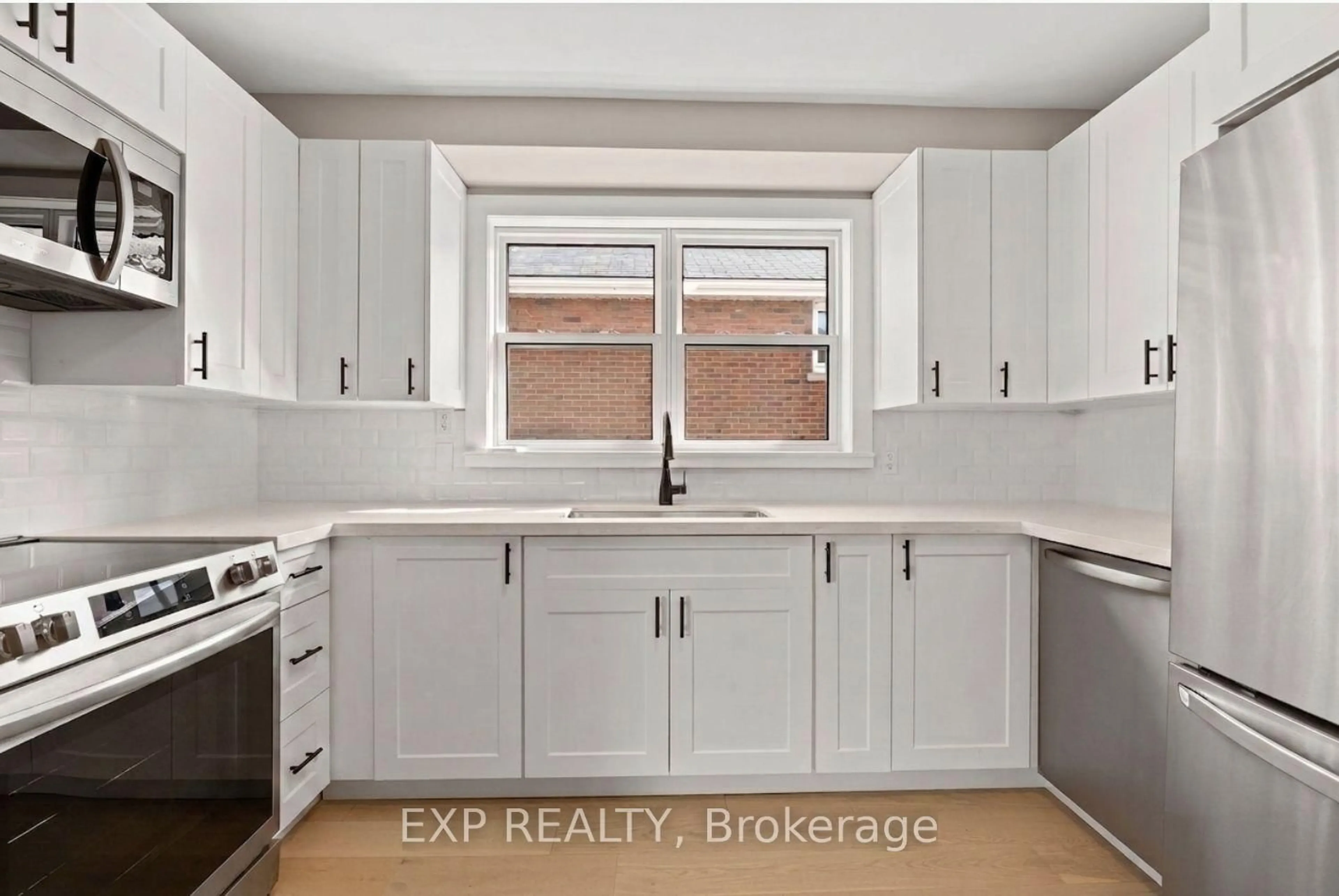 Standard kitchen, unknown for 780 Oxford St, Oshawa Ontario L1J 3W1