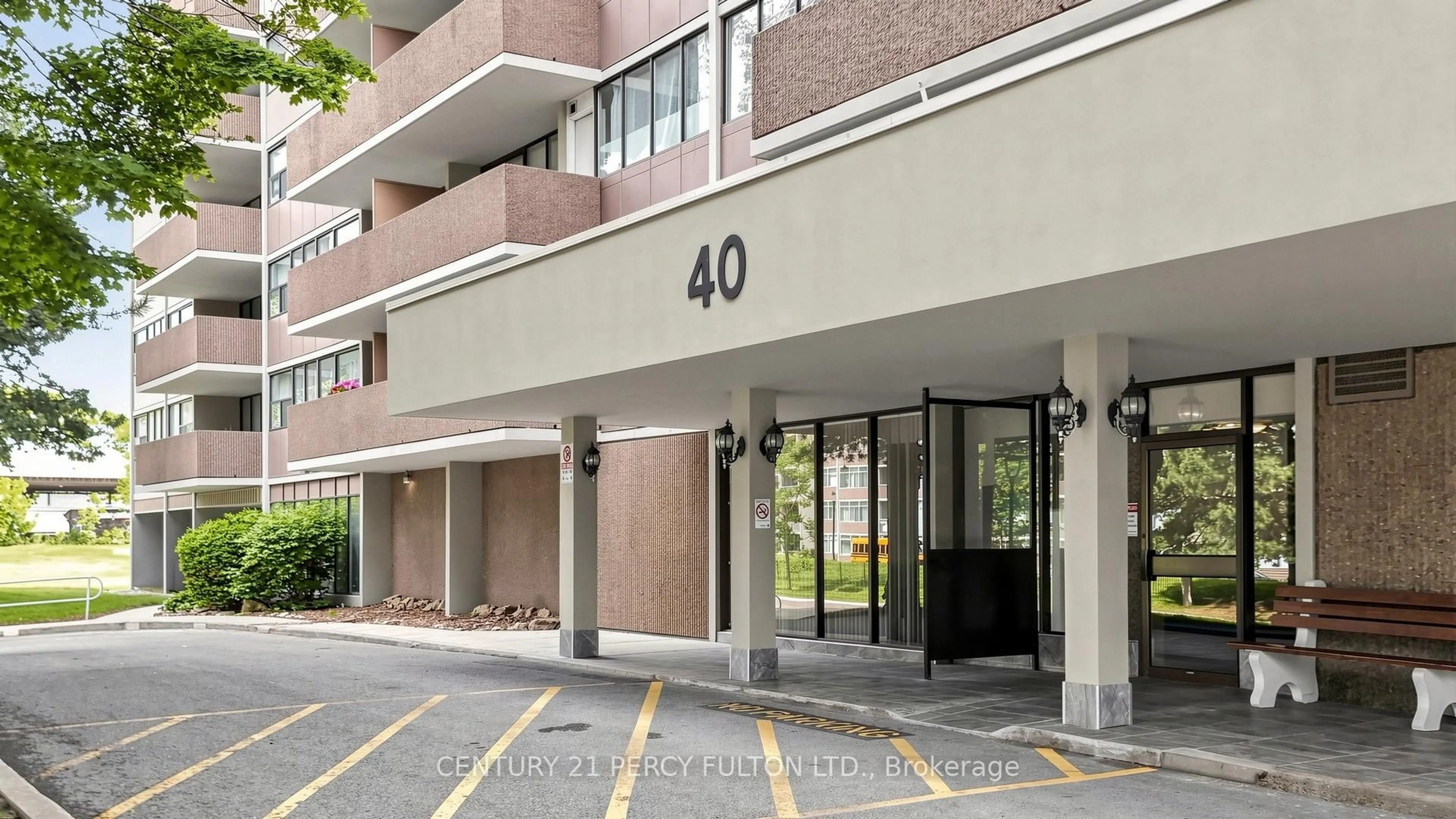 Indoor foyer for 40 Bay Mills Blvd #PH103, Toronto Ontario M1T 3P4