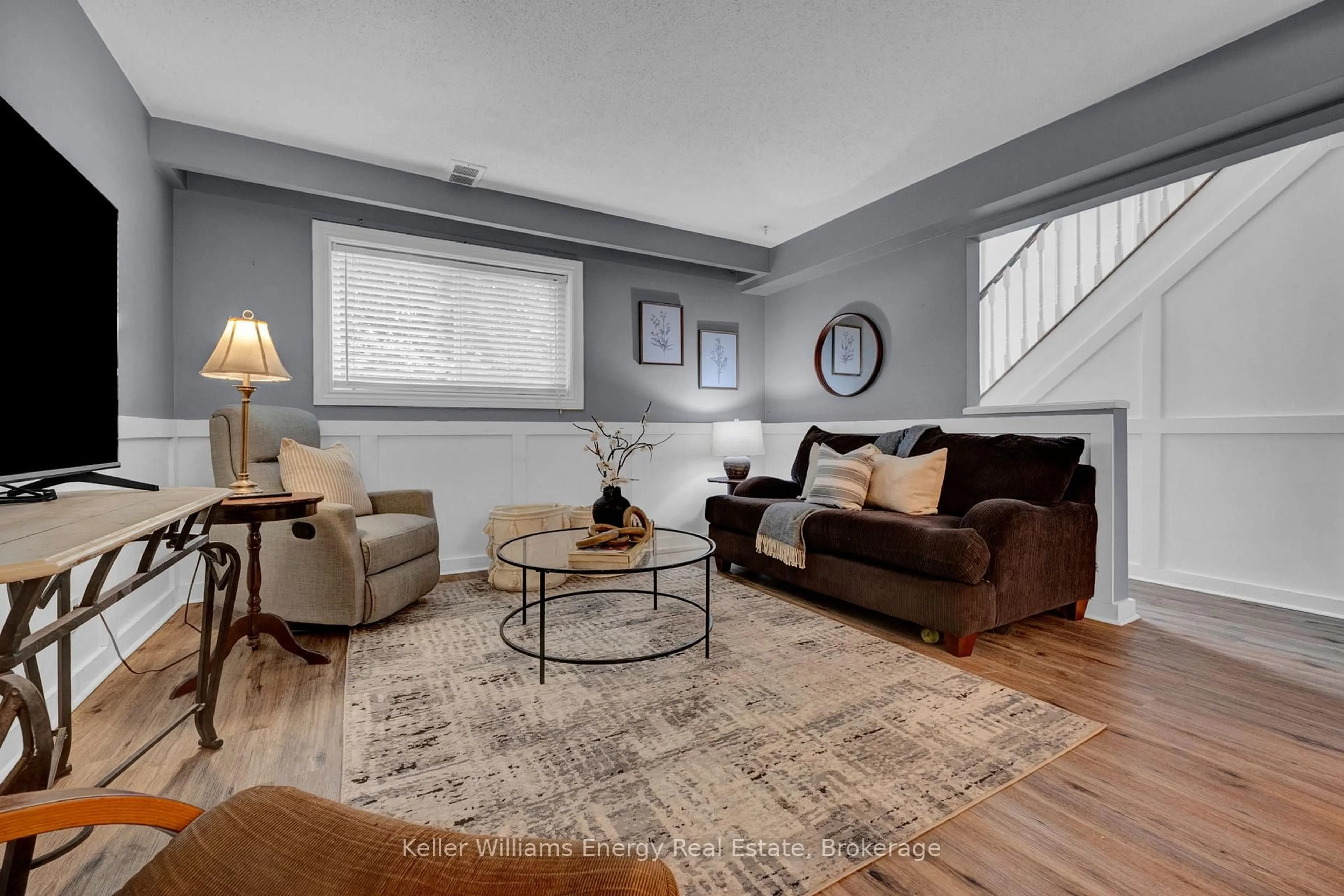 Living room with furniture, unknown for 906 Centre St, Whitby Ontario L1N 4V1