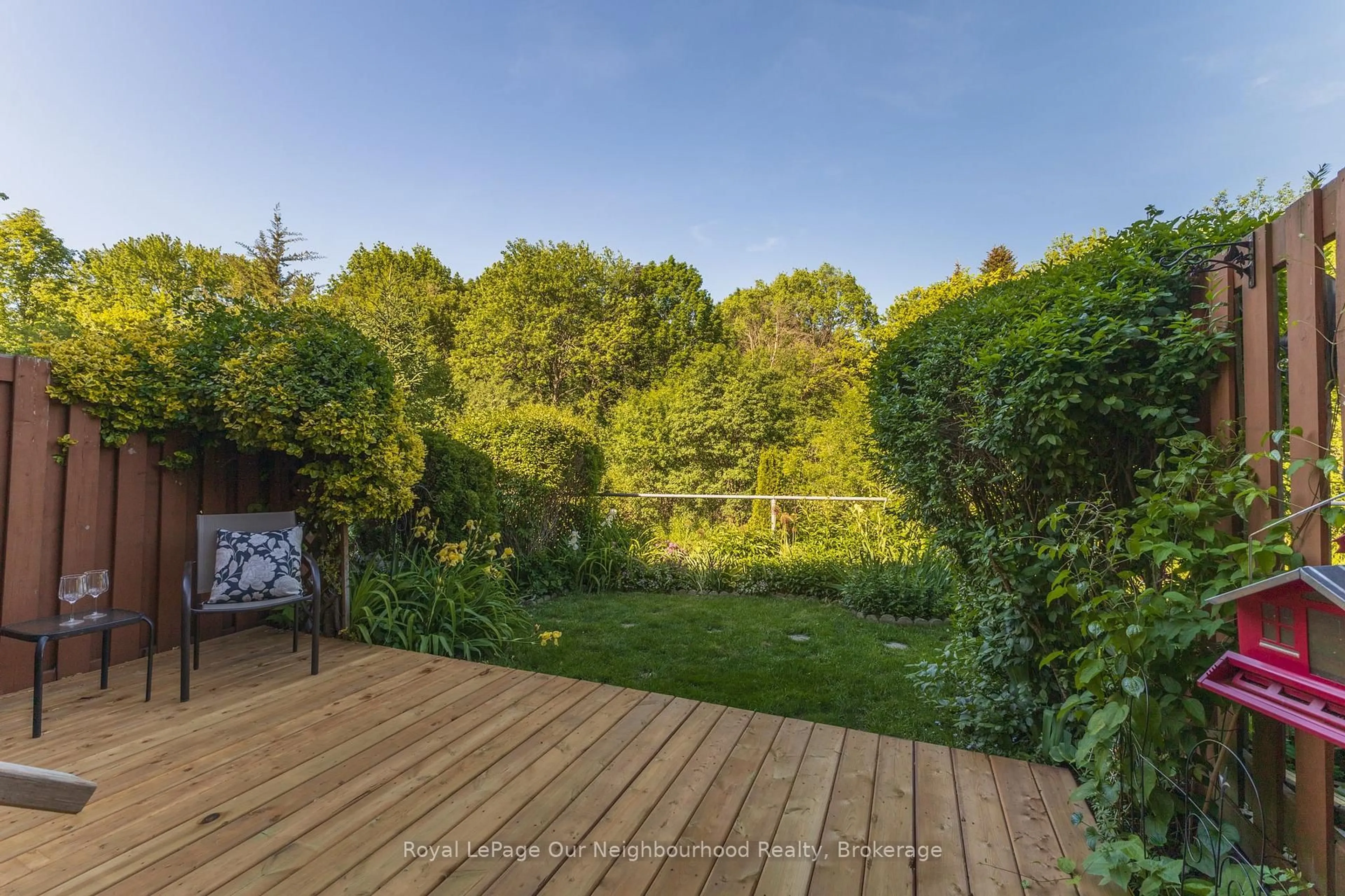 A pic from outside/outdoor area/front of a property/back of a property/a pic from drone, forest/trees view for 811 Wilson Rd #23, Oshawa Ontario L1G 7Z5