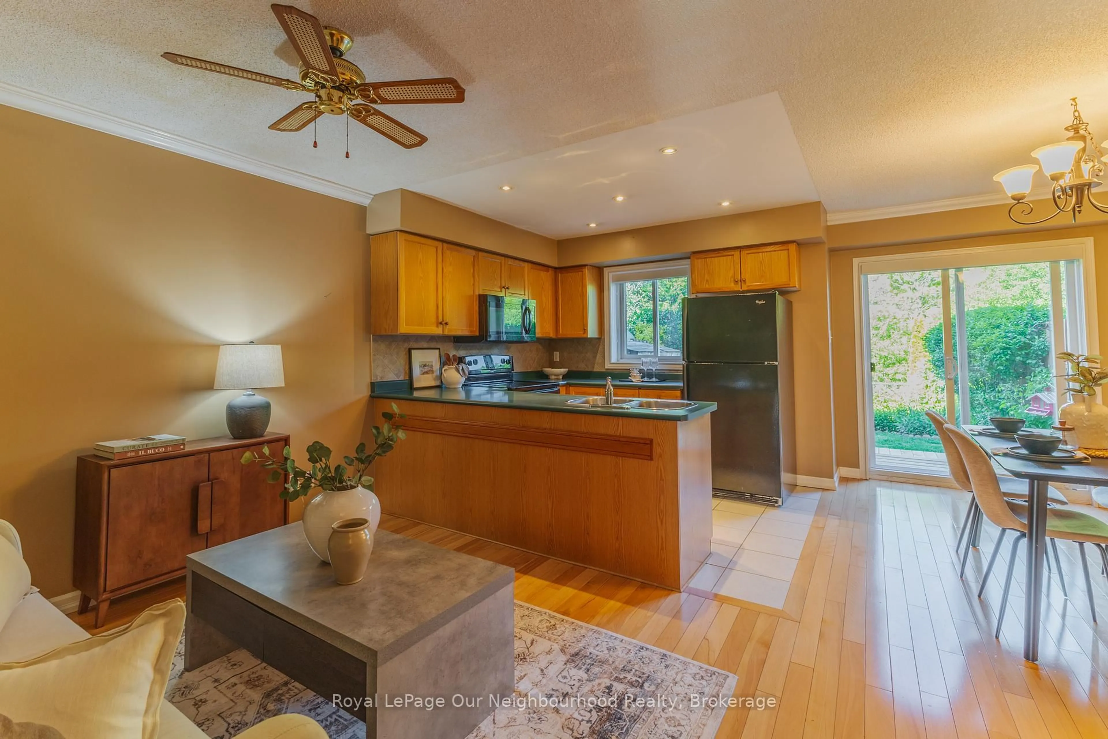 Open concept kitchen, unknown for 811 Wilson Rd #23, Oshawa Ontario L1G 7Z5