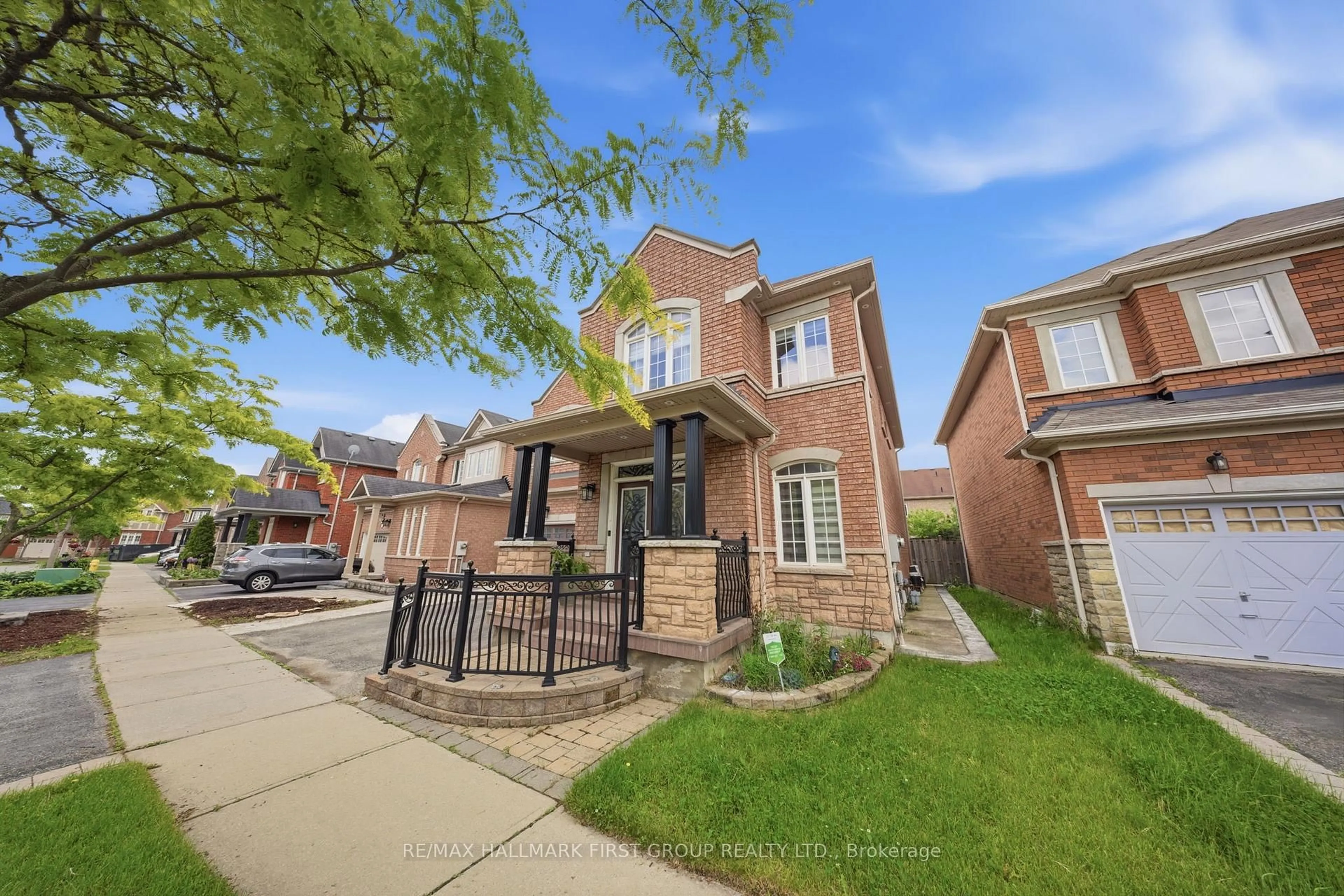Home with brick exterior material, street for 22 Cragg Cres, Ajax Ontario L1T 0E4