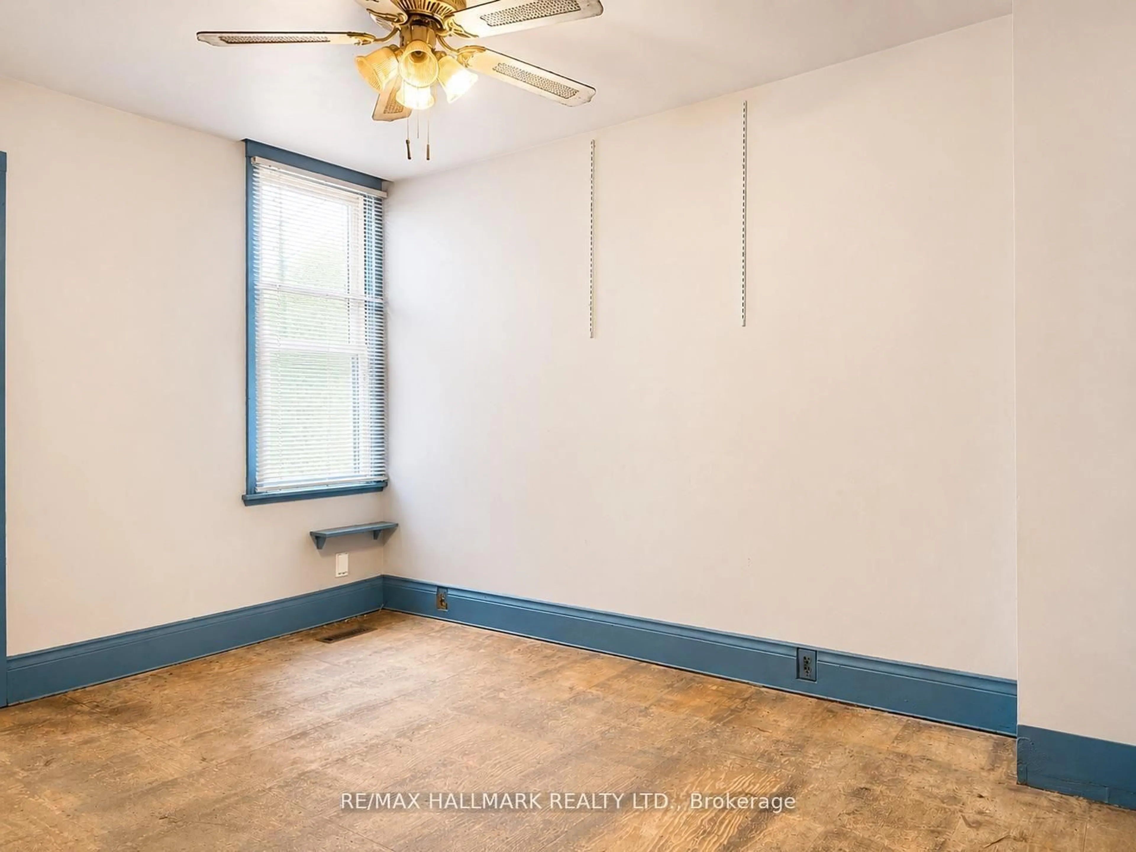 A pic of a room for 71 Boulton Ave, Toronto Ontario M4M 2J4