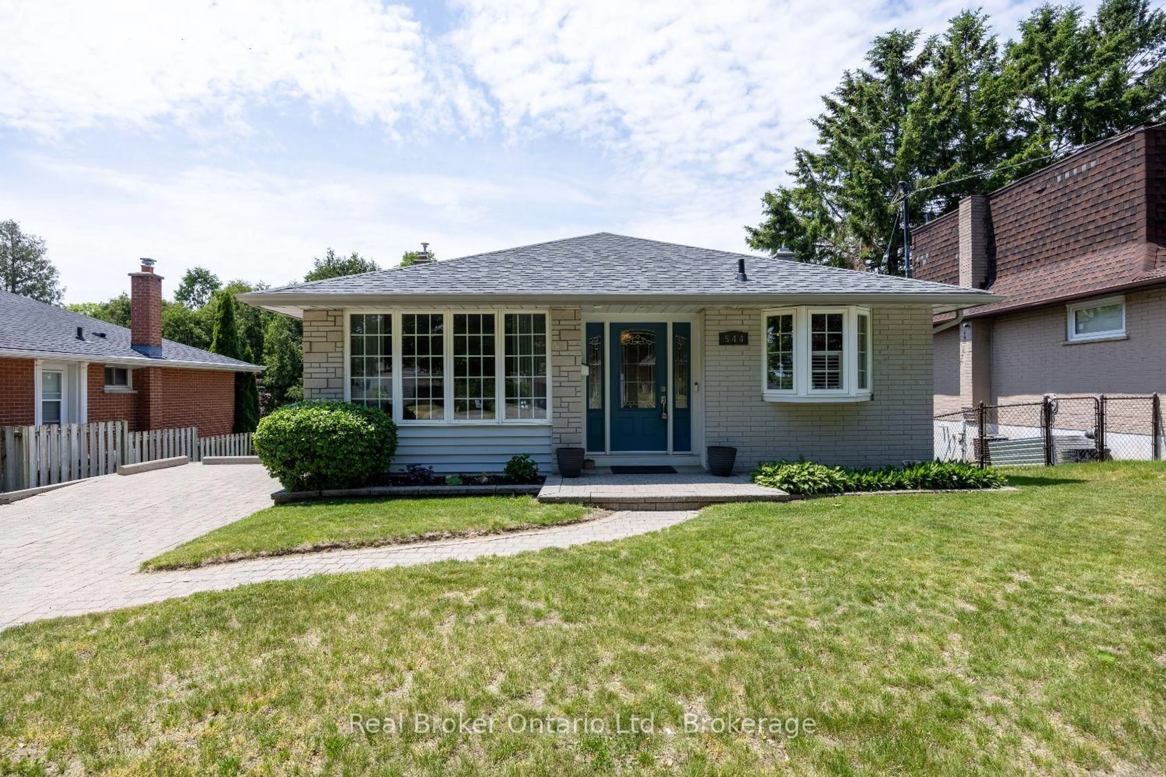 Home with vinyl exterior material, street for 544 Wilson Rd, Oshawa Ontario L1G 6E9