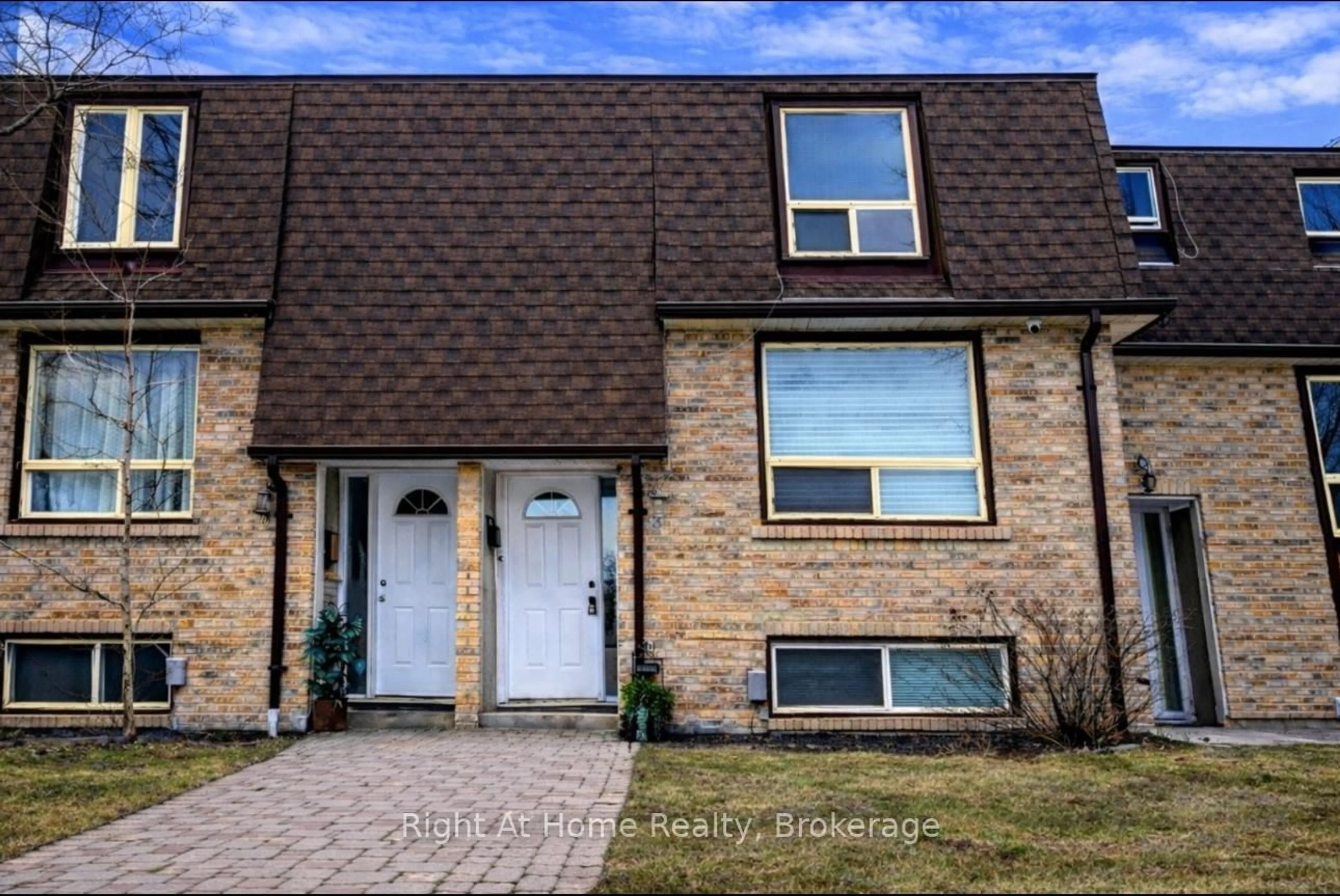 Home with brick exterior material, street for 1400 Mary St #3, Oshawa Ontario L1G 7B6