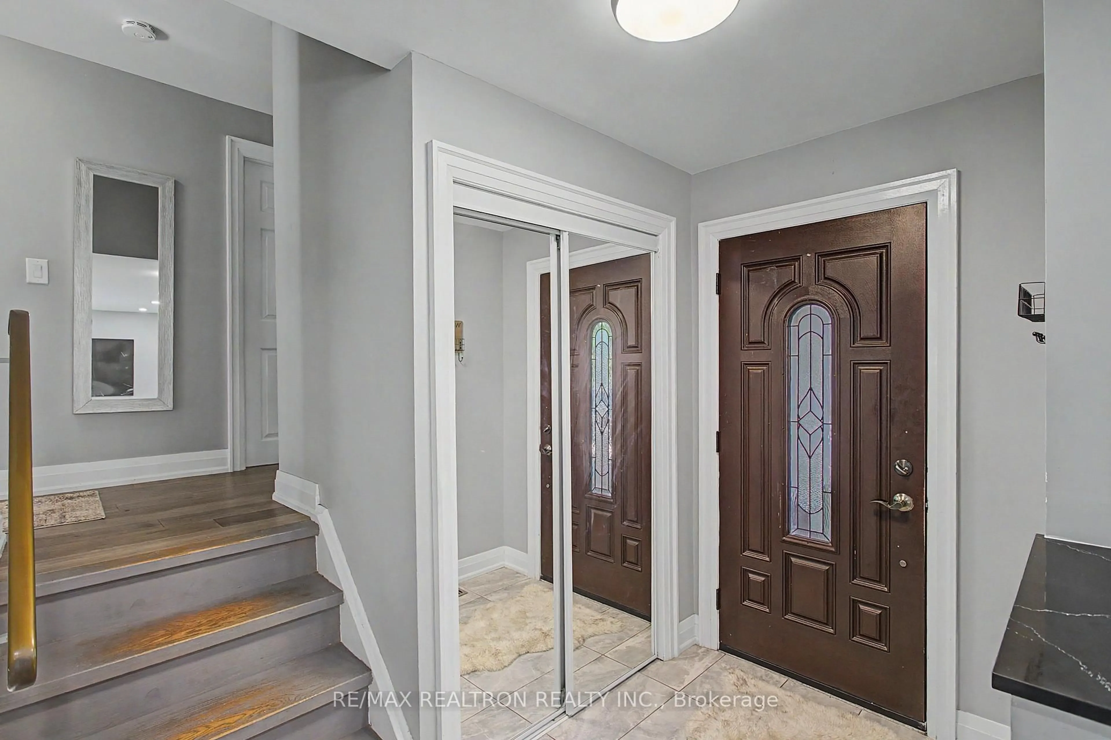 Indoor entryway for 6 Turnbull Rd, Ajax Ontario L1S 2X1