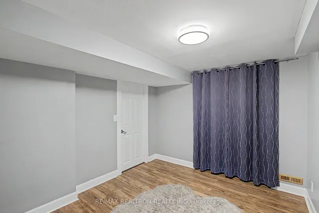6 Turnbull Rd, Ajax 5
