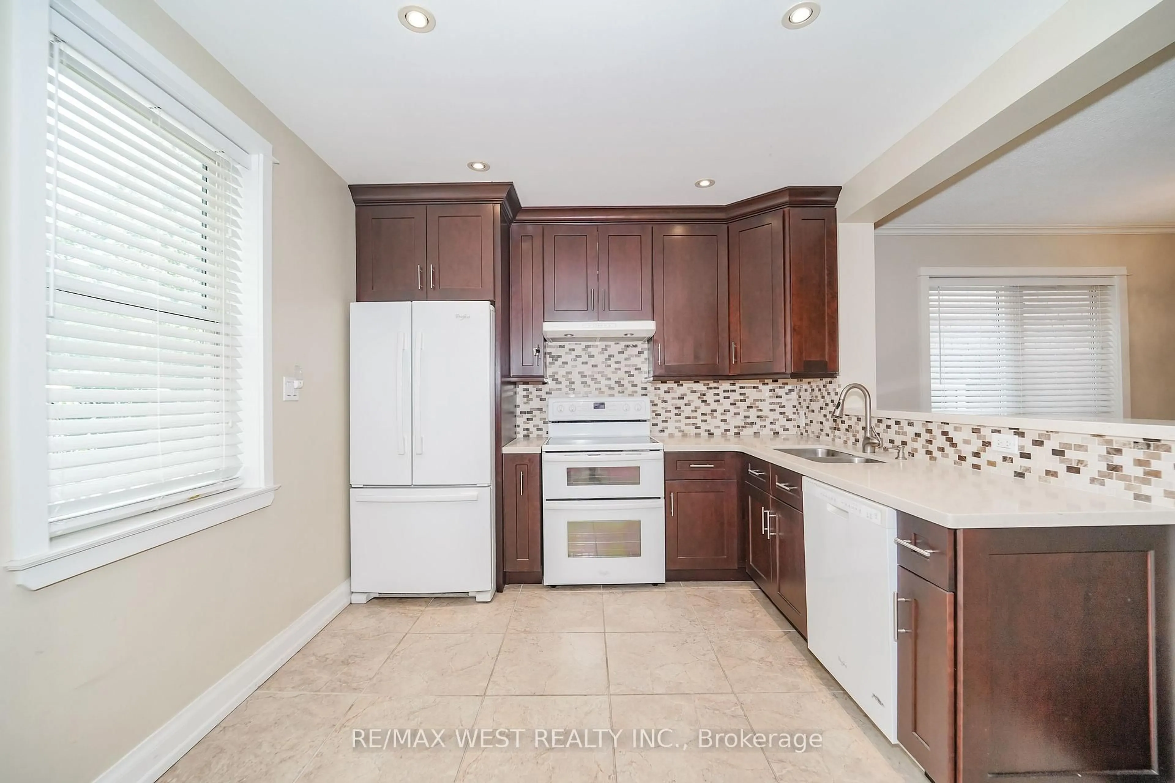 Standard kitchen, ceramic/tile floor for 31 Woodmount Ave, Toronto Ontario M4C 3X6