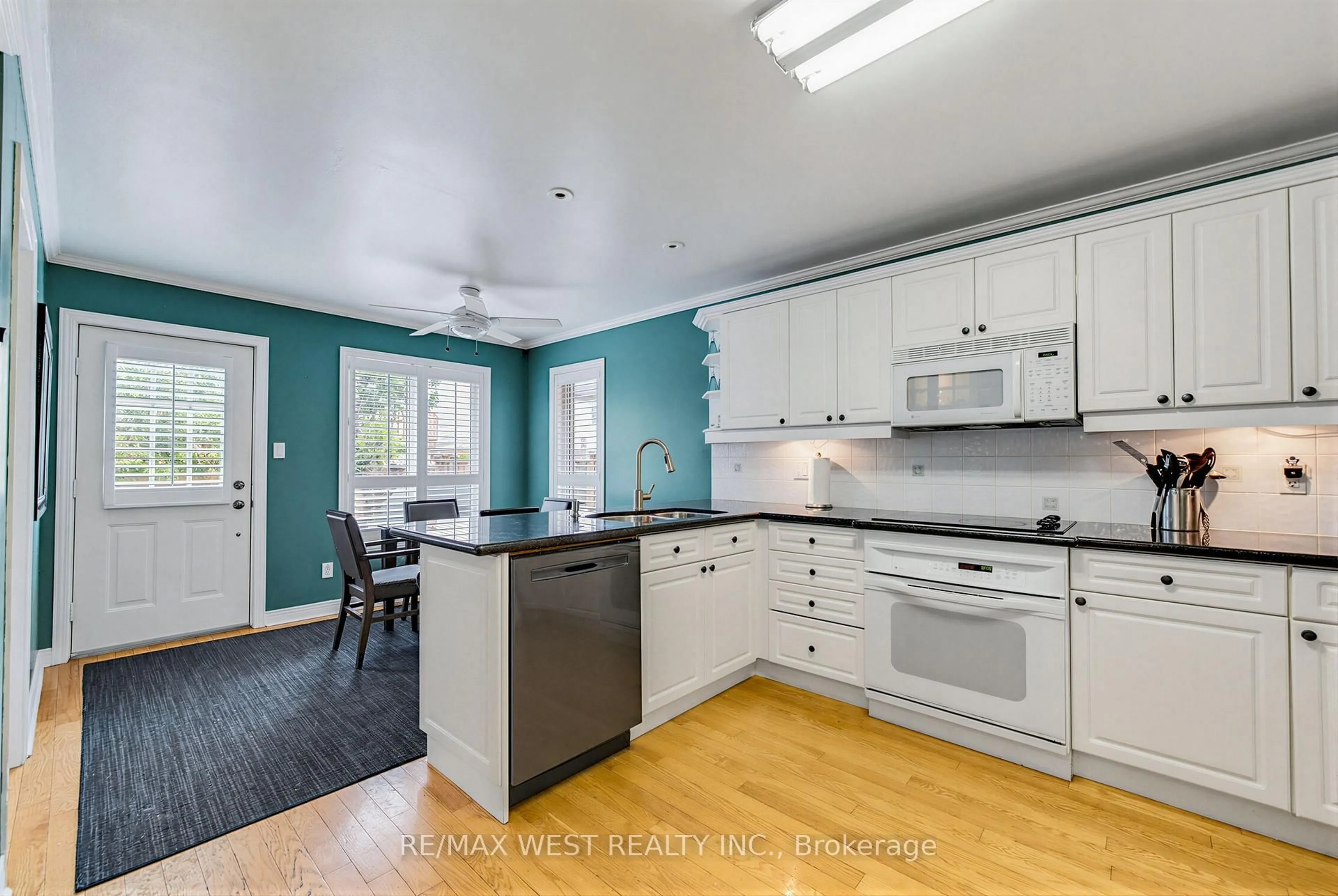 Open concept kitchen, unknown for 6 Hawkins Cres, Ajax Ontario L1S 4Y1