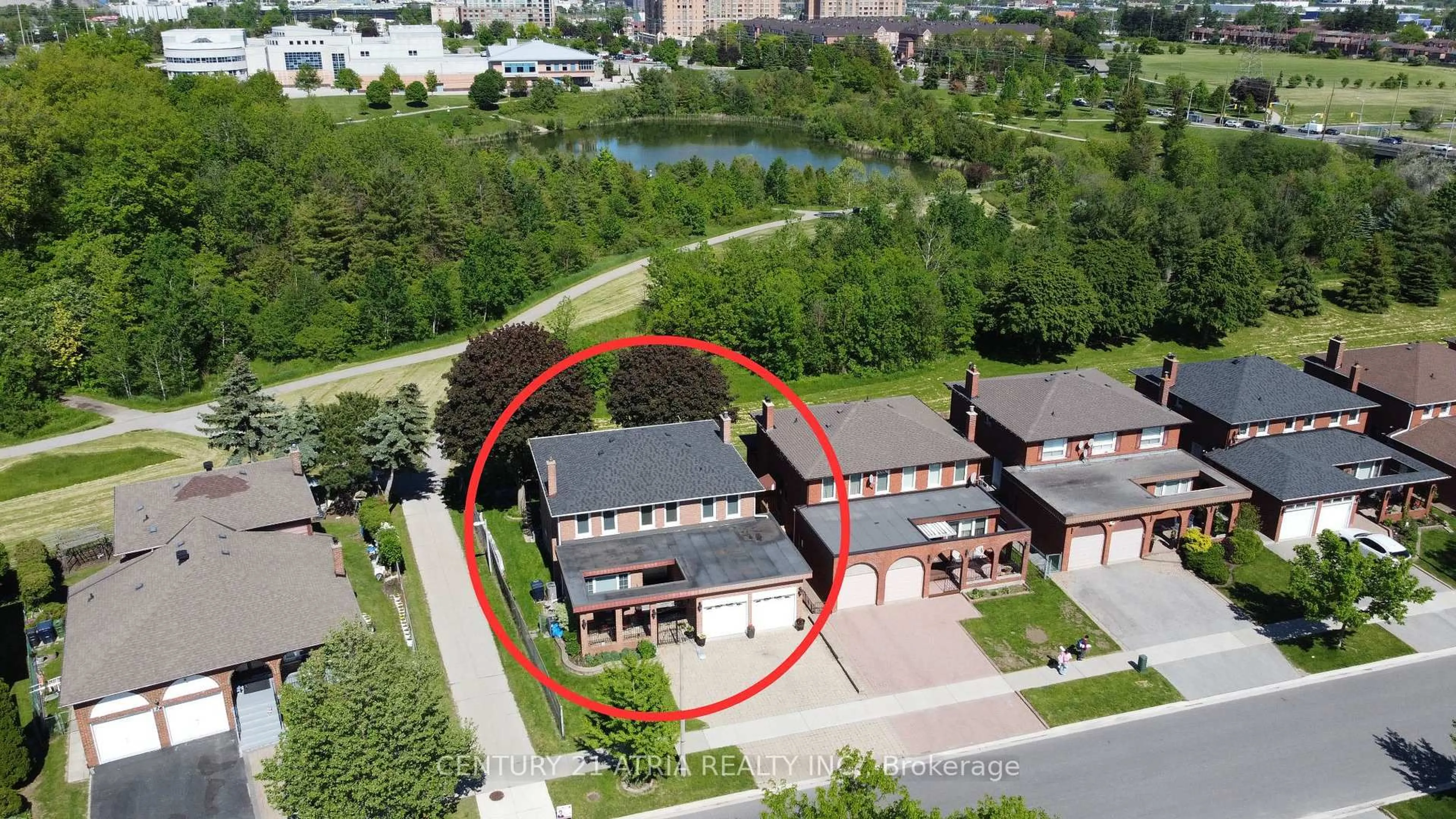 A pic from outside/outdoor area/front of a property/back of a property/a pic from drone, unknown for 33 Morbank Dr, Toronto Ontario M1V 2M1