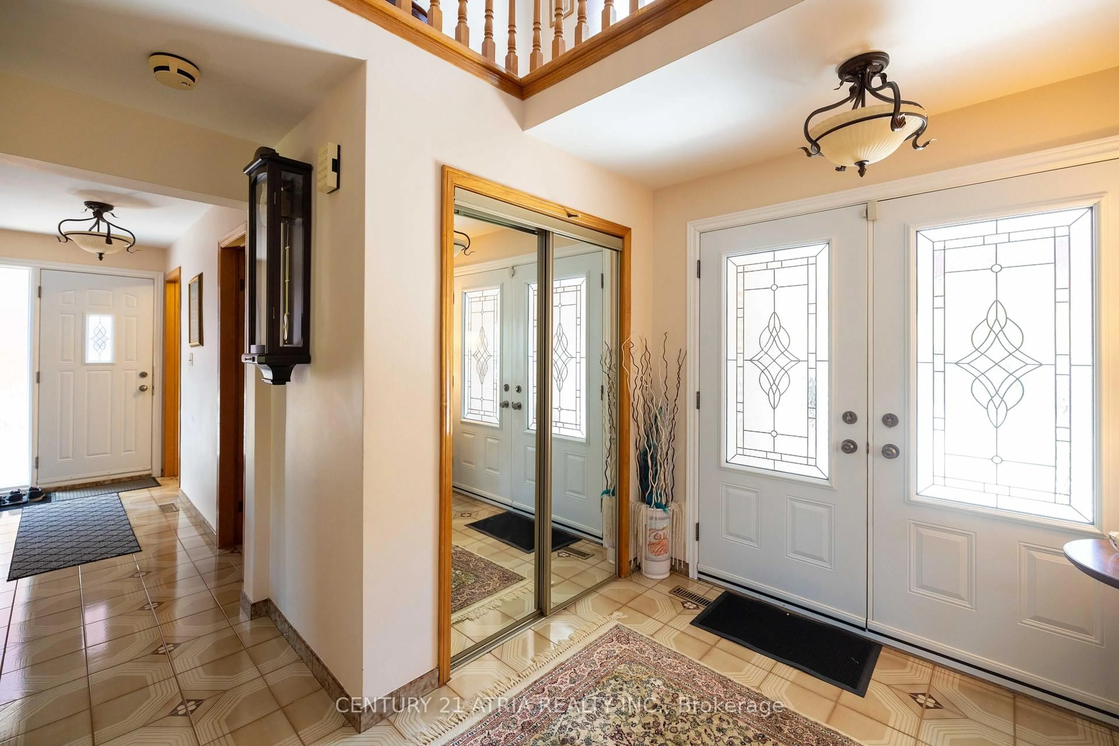 Indoor entryway for 33 Morbank Dr, Toronto Ontario M1V 2M1