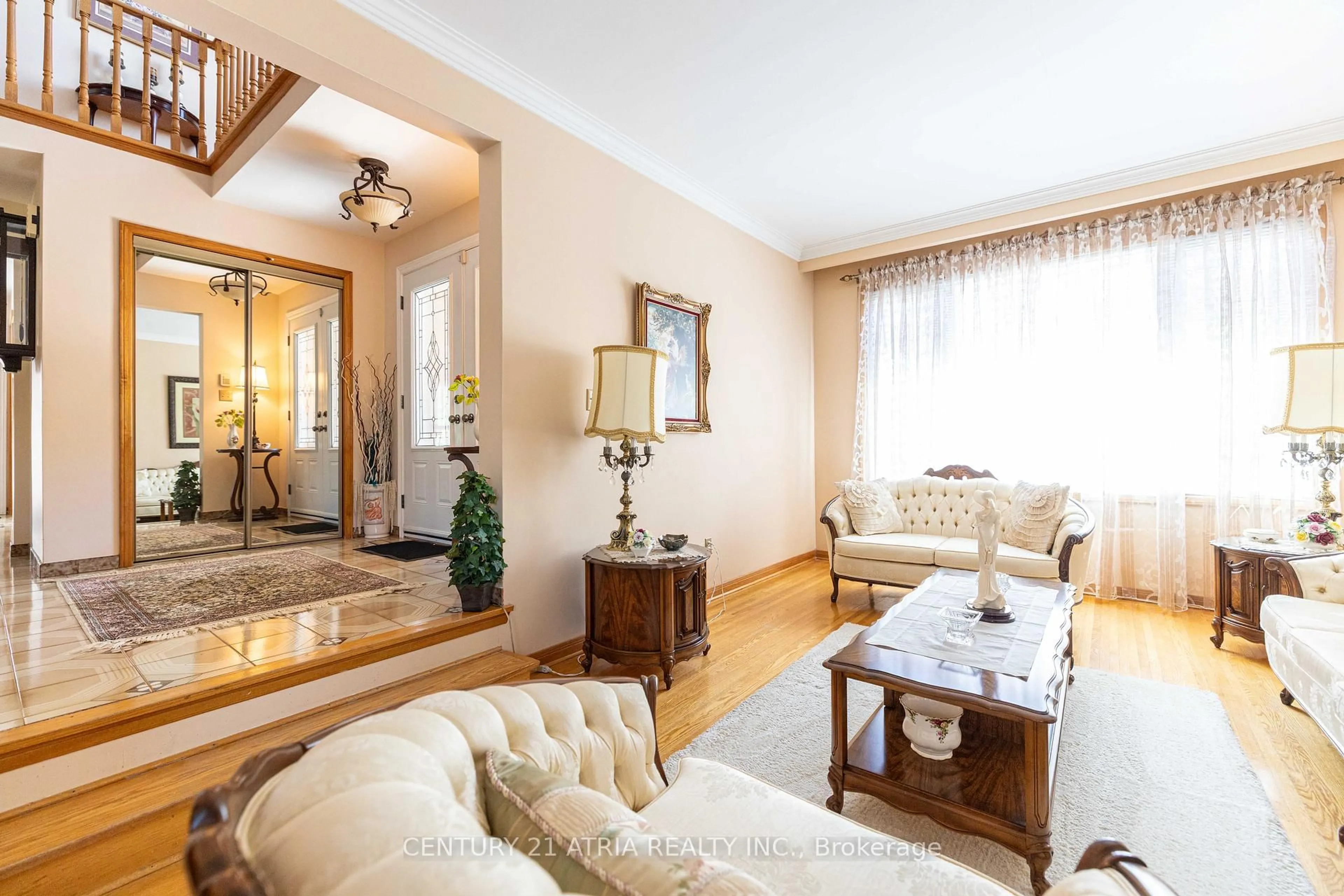 Living room with furniture, unknown for 33 Morbank Dr, Toronto Ontario M1V 2M1