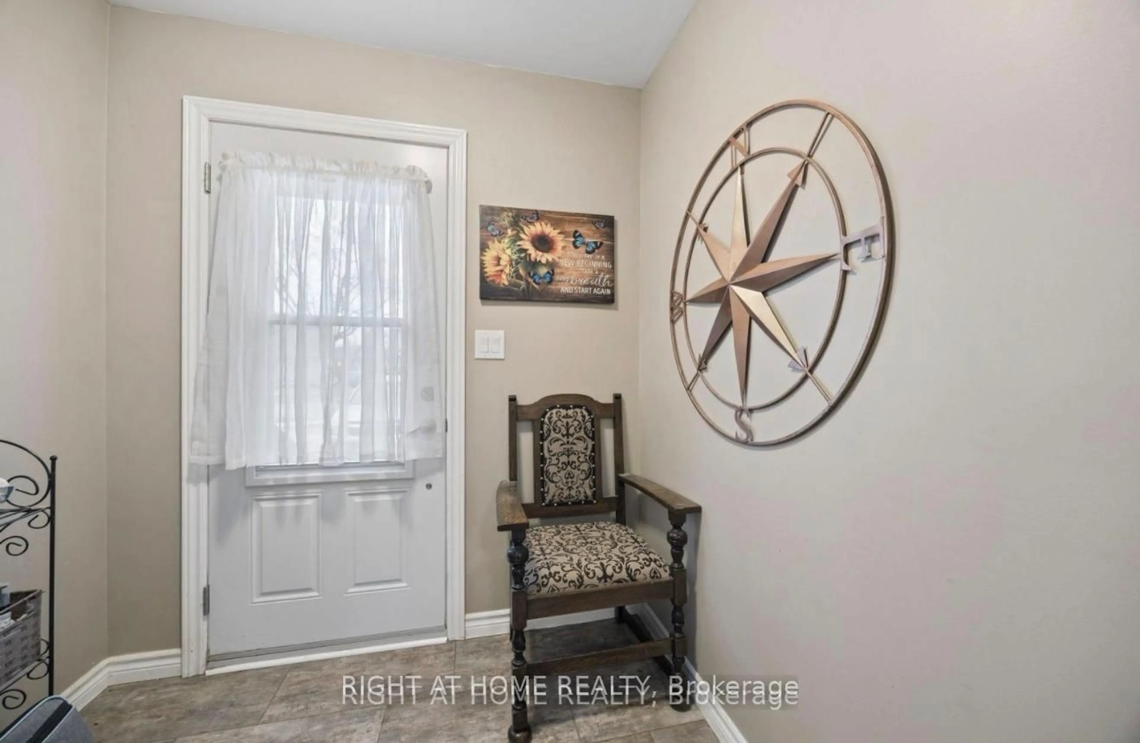 Indoor entryway for 154 Admiral Rd, Ajax Ontario L1S 2P1