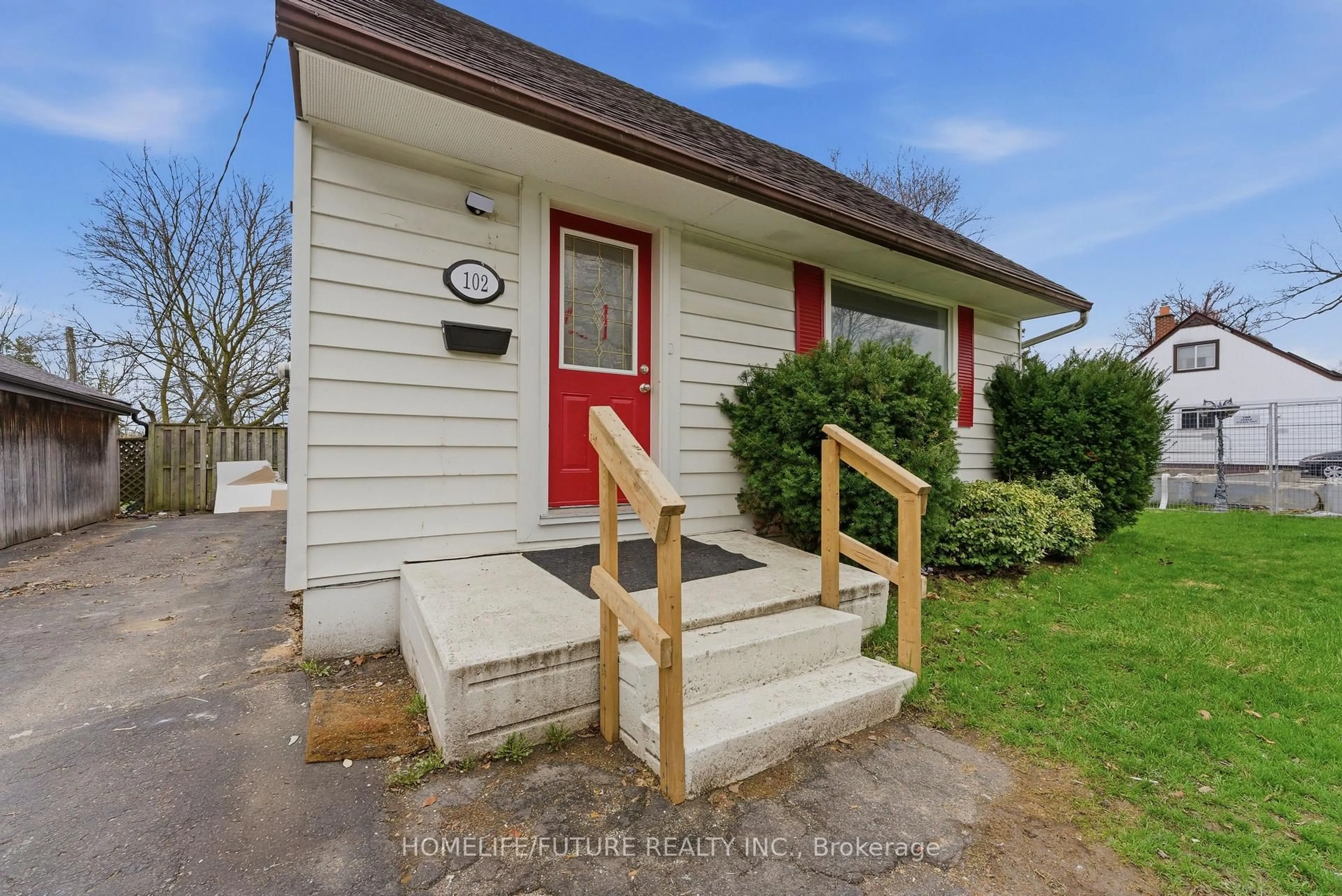 Unknown for 102 Kings Cres, Ajax Ontario L1S 2M7