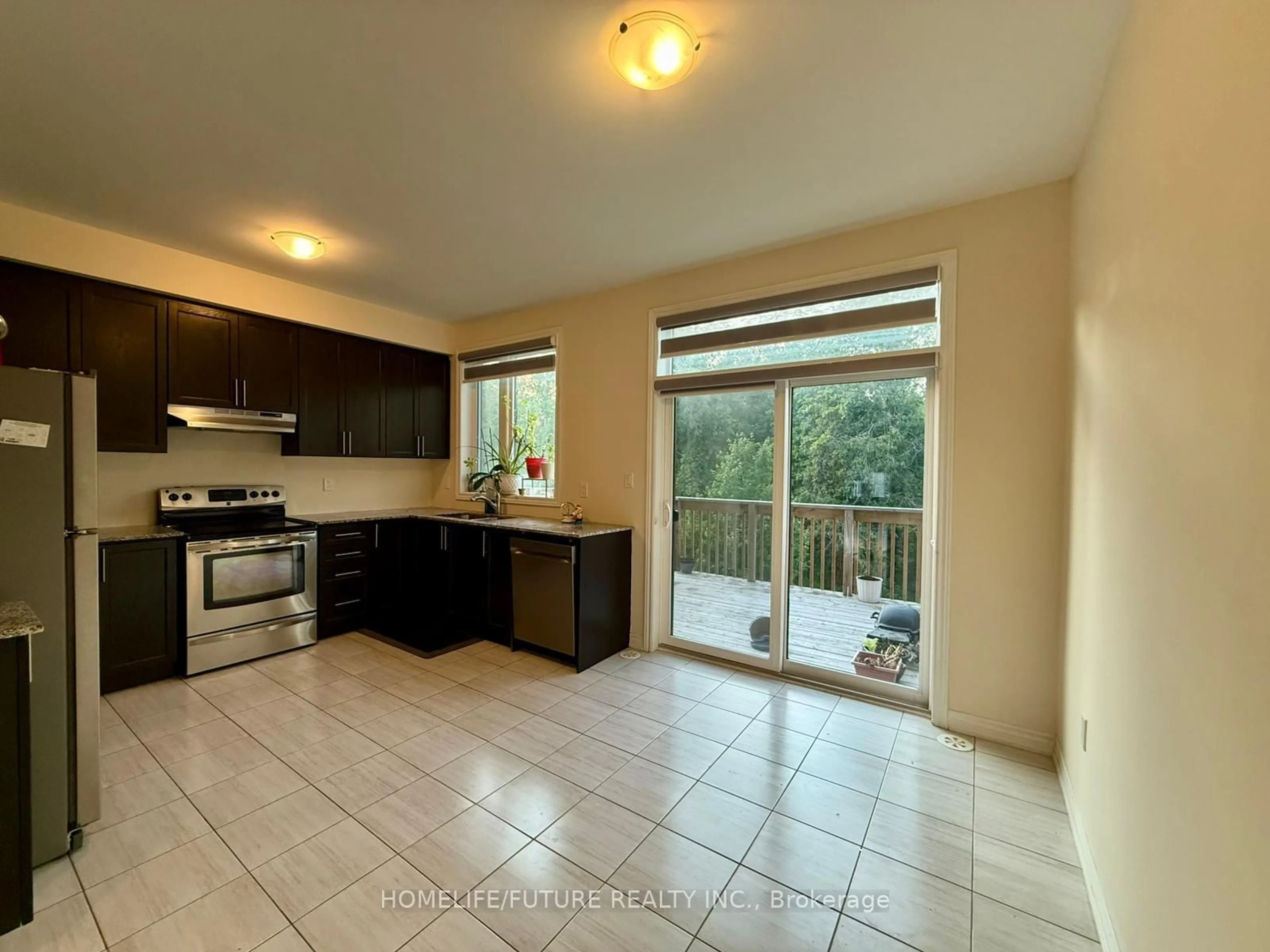 Unknown for 102 Kings Cres, Ajax Ontario L1S 2M7