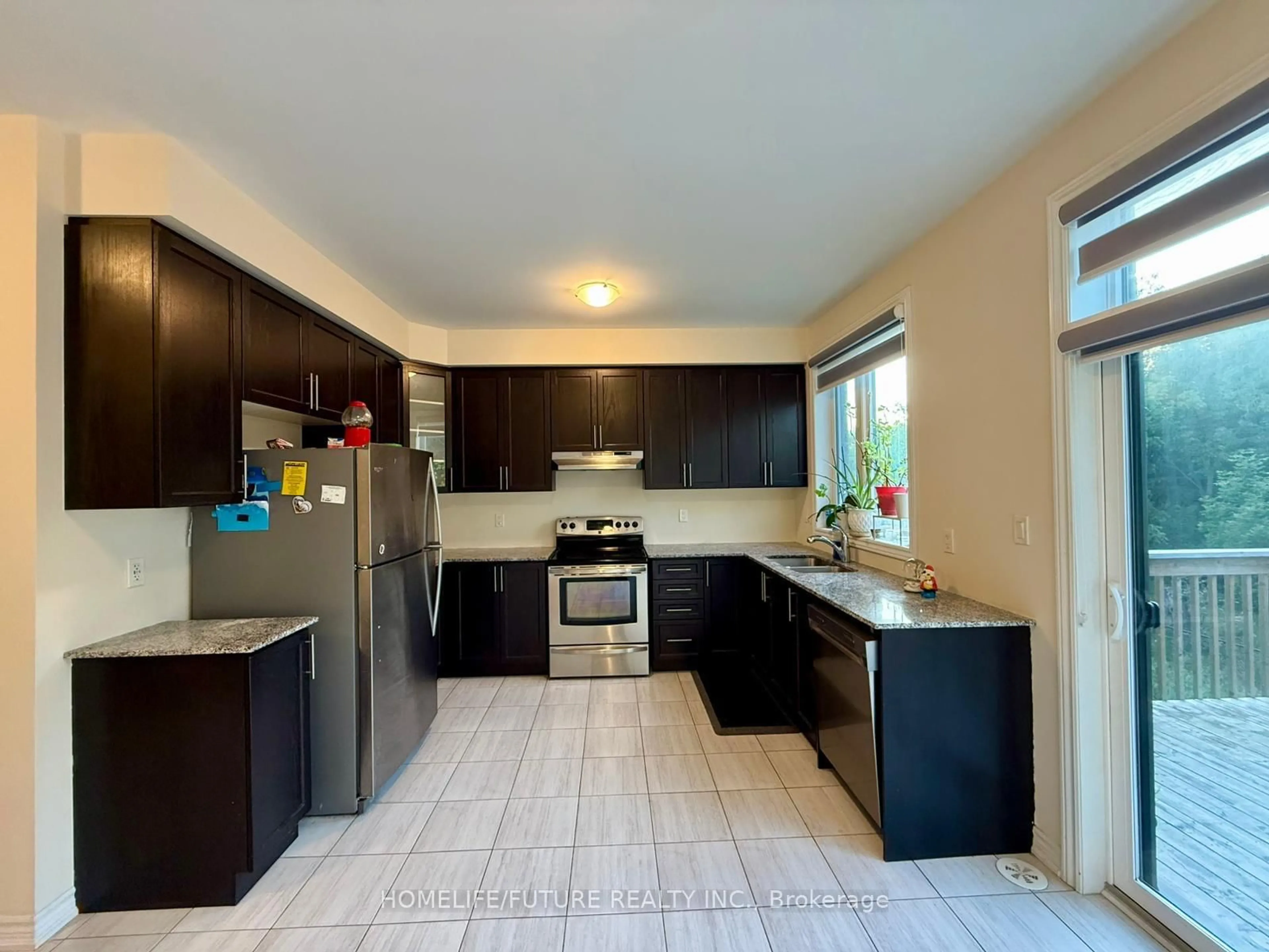 Unknown for 102 Kings Cres, Ajax Ontario L1S 2M7
